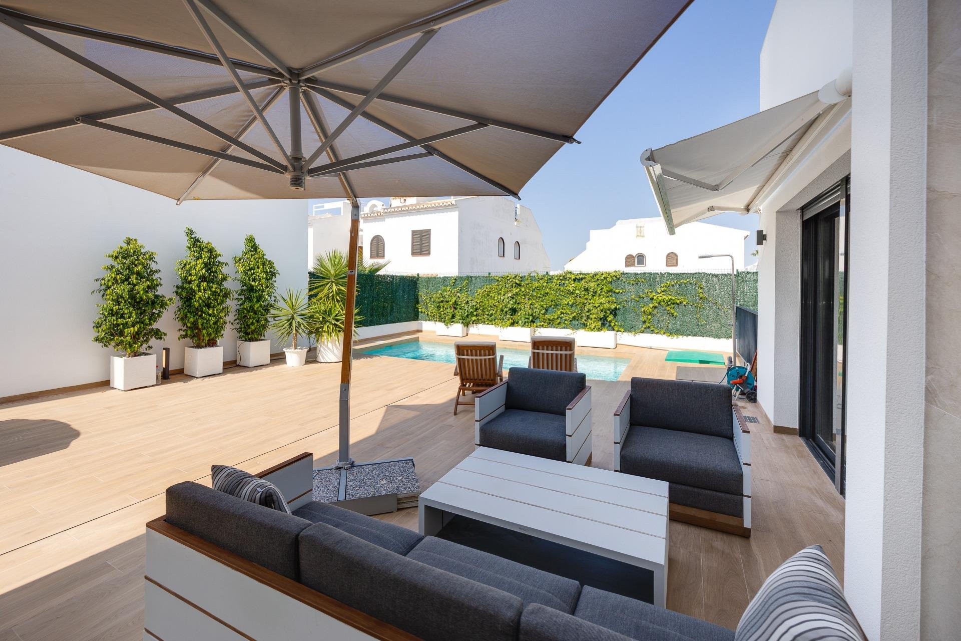 Használt Ingatlanok - Villa -
Ciudad Quesada - Costa Blanca Sur