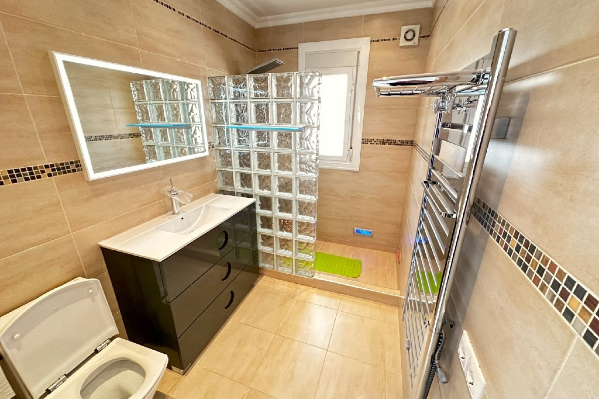 Használt Ingatlanok - Villa -
Ciudad Quesada - Costa Blanca