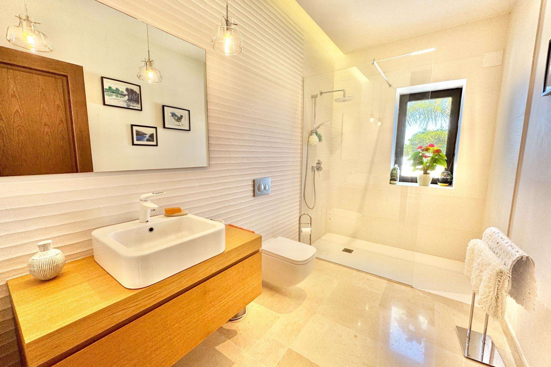 Használt Ingatlanok - Villa -
Dolores - Comunidad Valenciana