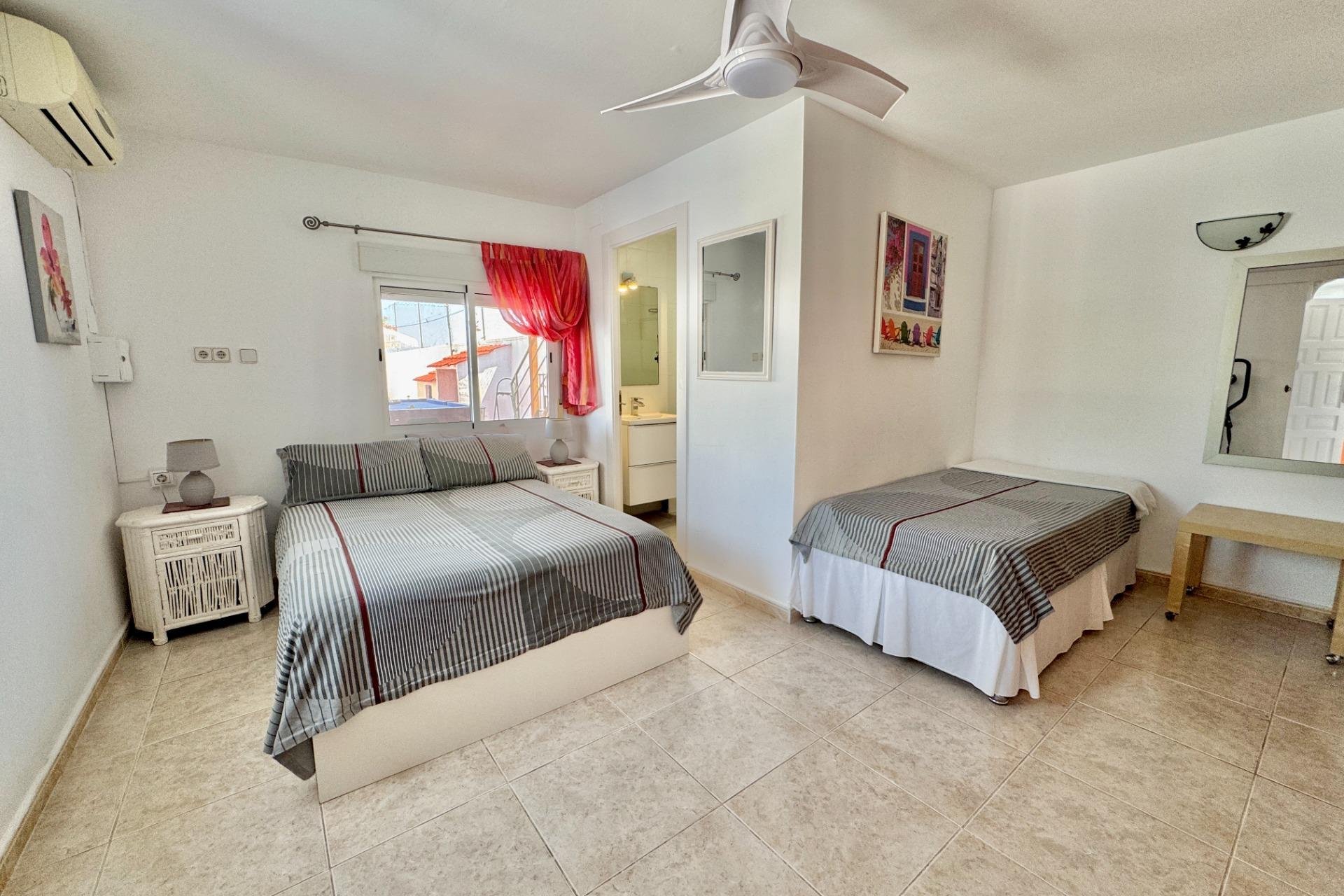 Használt Ingatlanok - Villa -
Dolores - Comunidad Valenciana