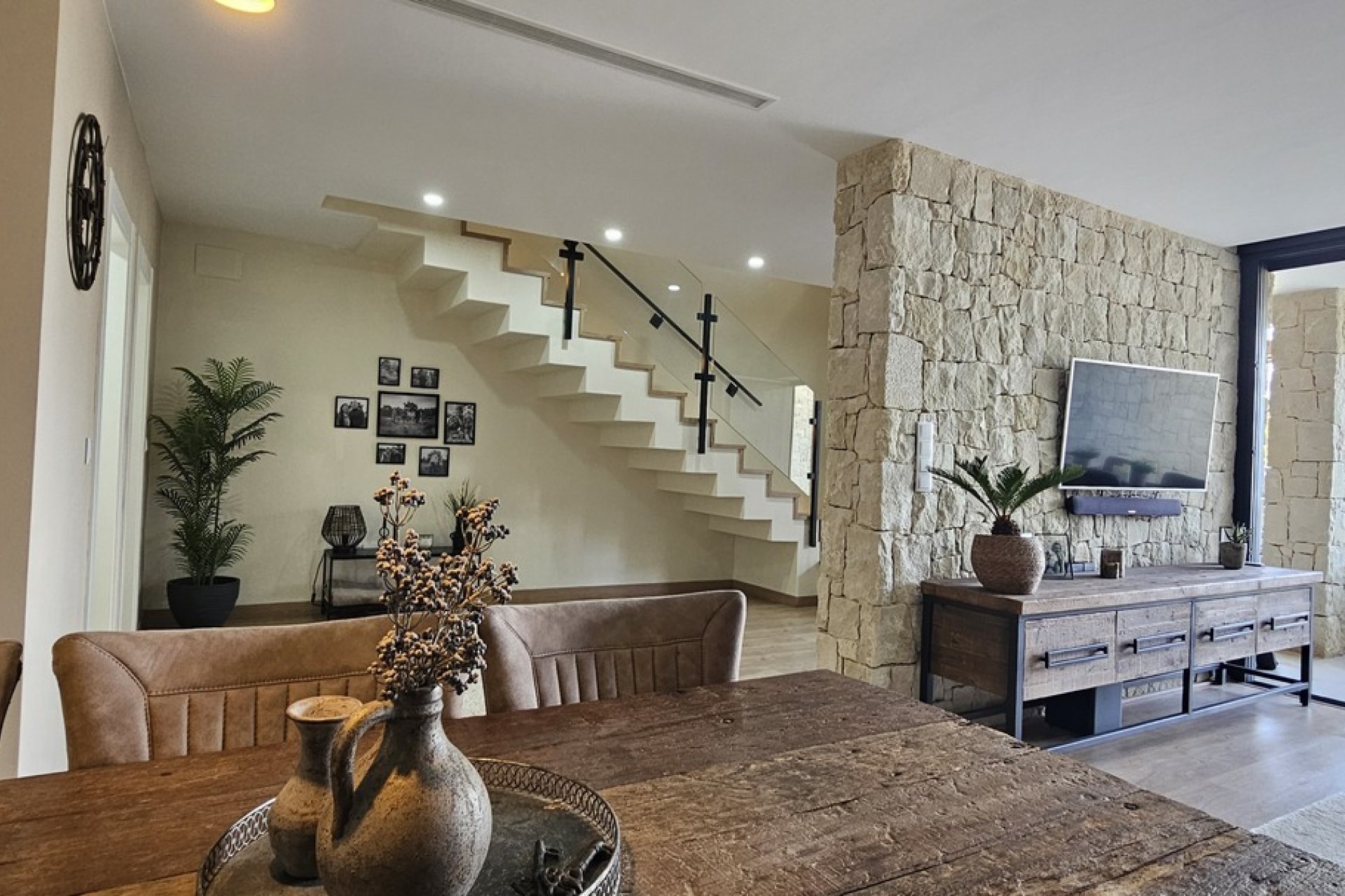 Használt Ingatlanok - Villa -
Dolores - Sector 4