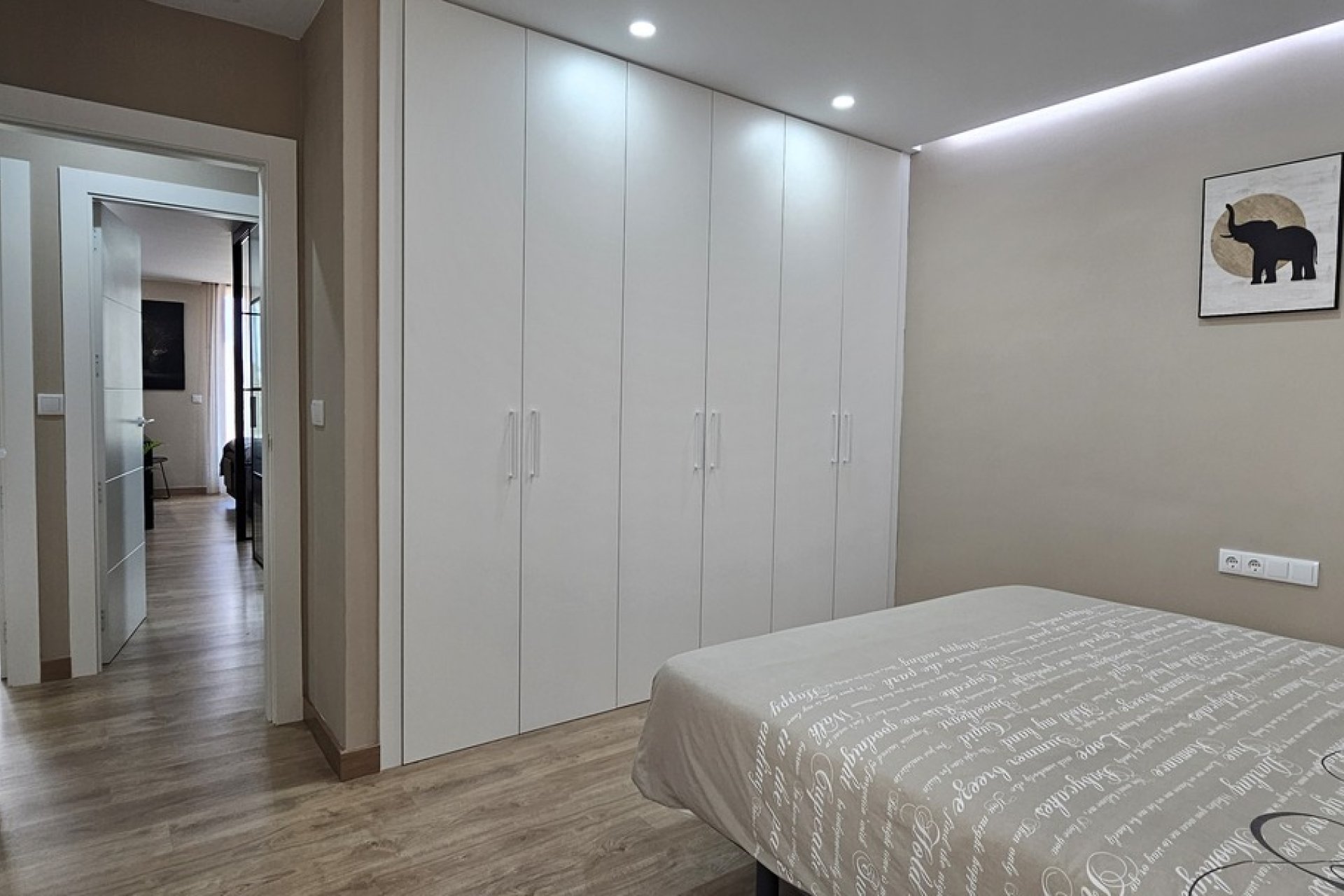 Használt Ingatlanok - Villa -
Dolores - Sector 4