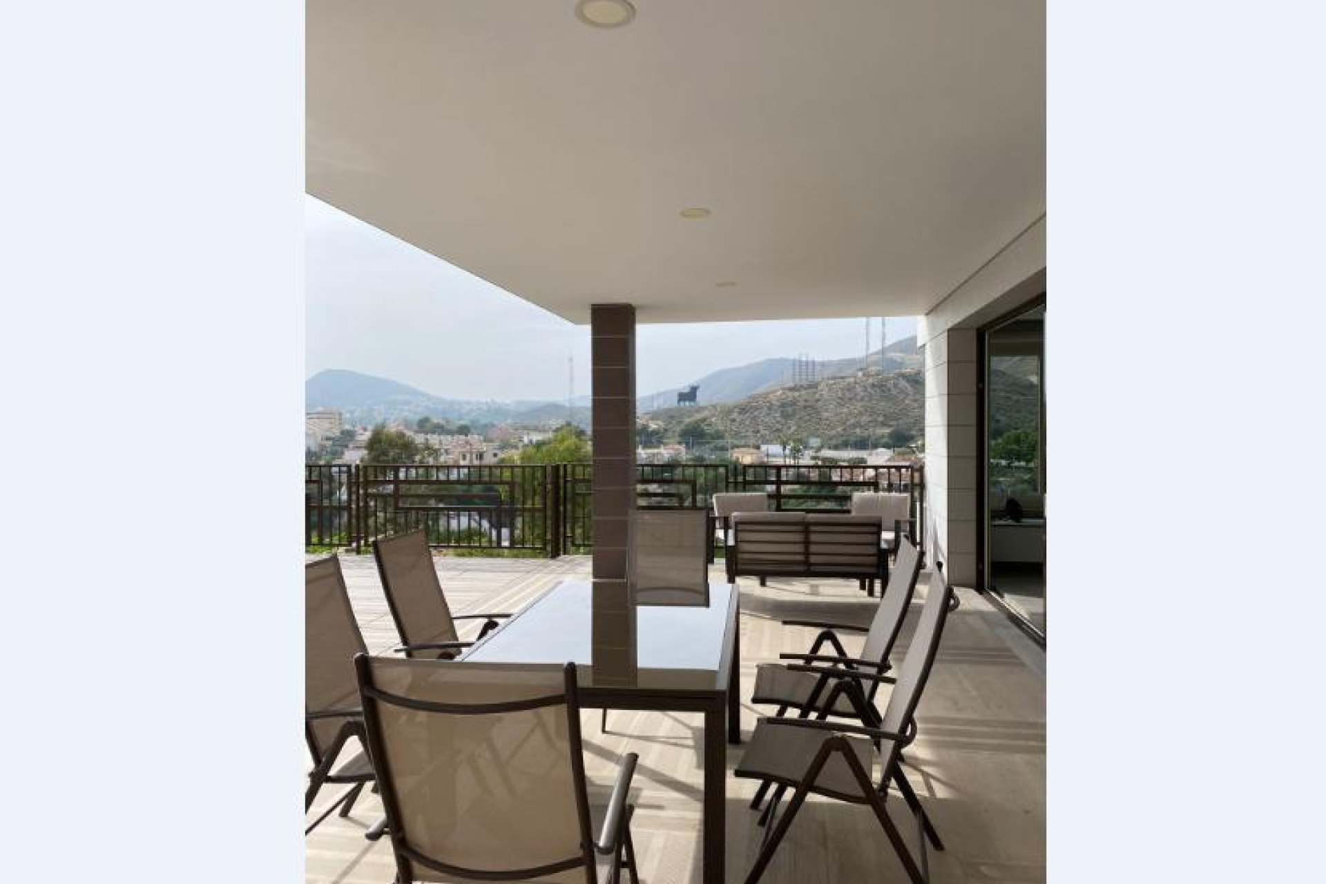 Használt Ingatlanok - Villa -
El Campello - Costa Blanca