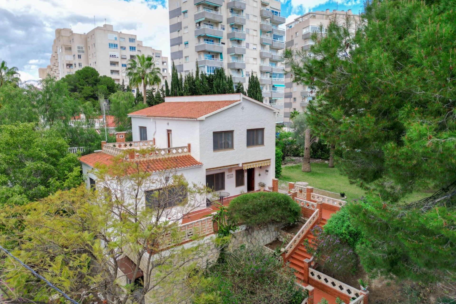 Használt Ingatlanok - Villa -
El Campello - Costa Blanca