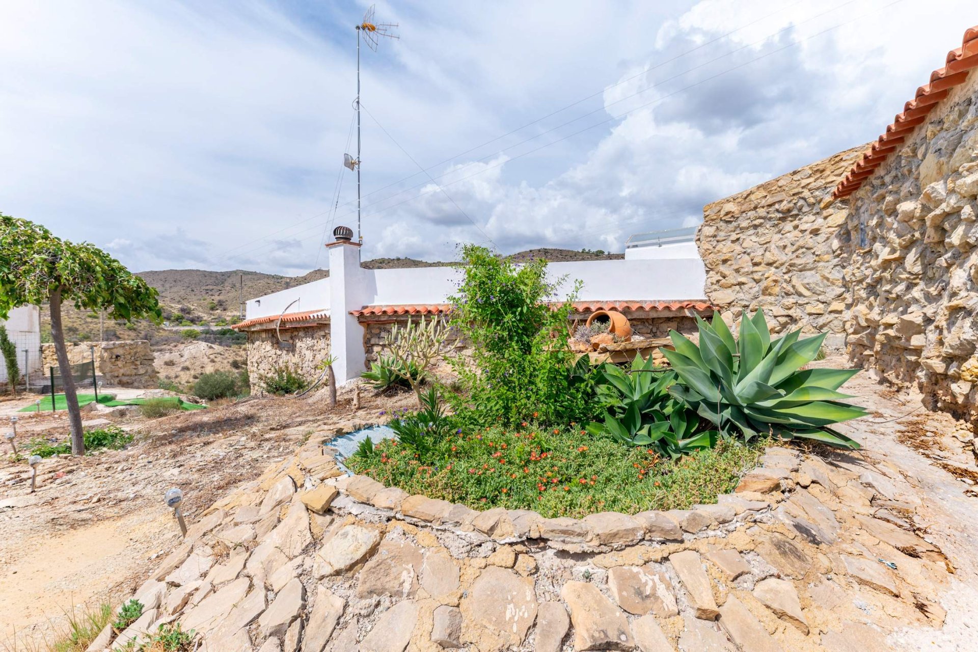 Használt Ingatlanok - Villa -
El Campello - Pueblo Acantilado - Lanuza