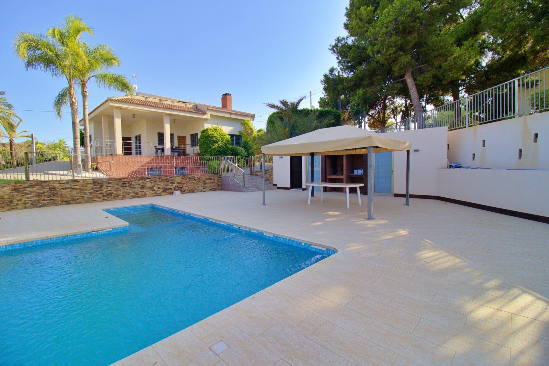 Használt Ingatlanok - Villa -
Elche Pedanías - Peña las Águilas