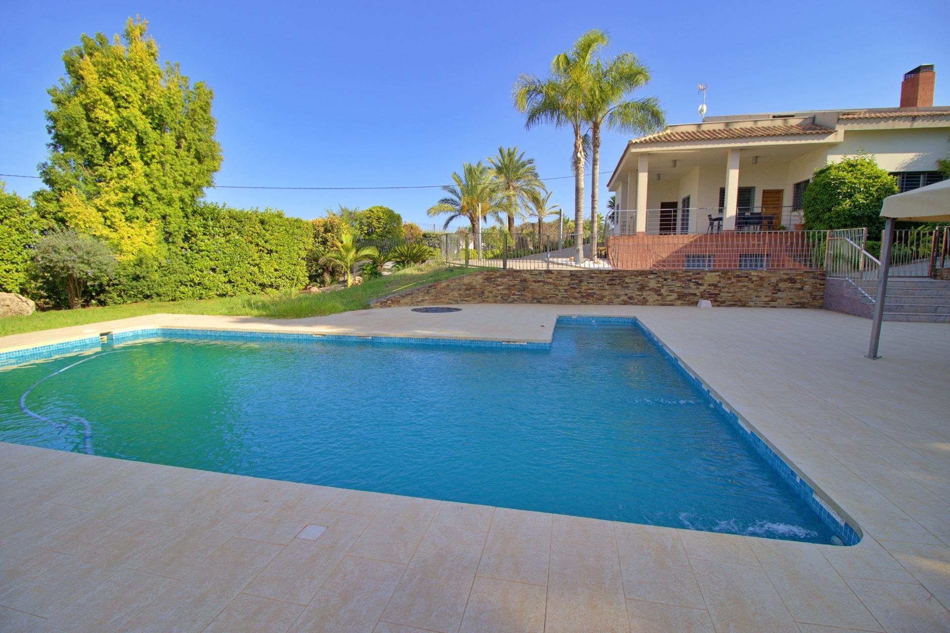 Használt Ingatlanok - Villa -
Elche Pedanías - Peña las Águilas