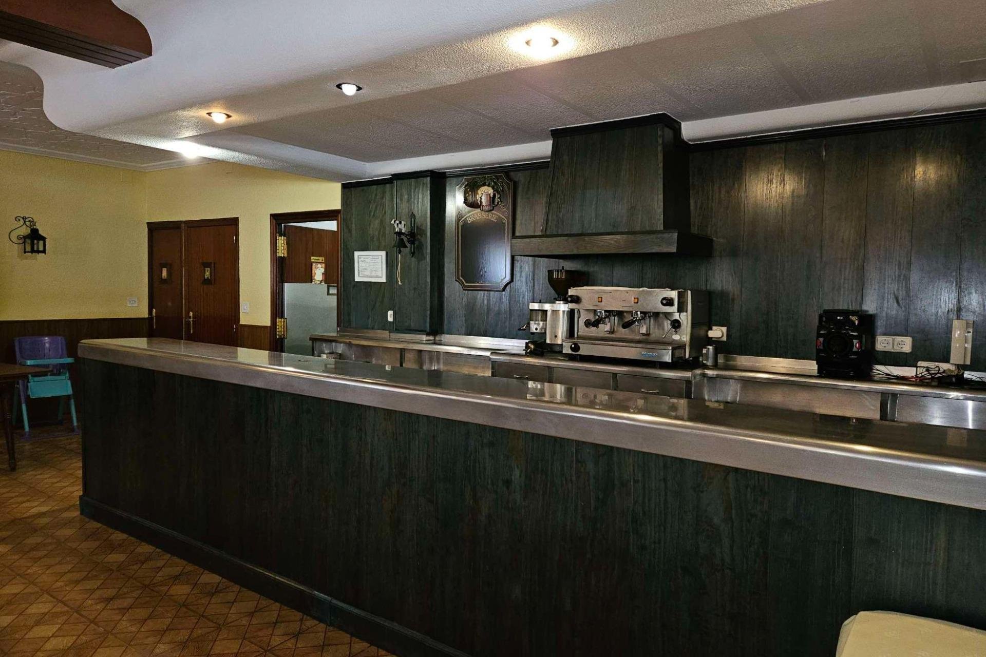 Használt Ingatlanok - Villa -
Elda - 03600