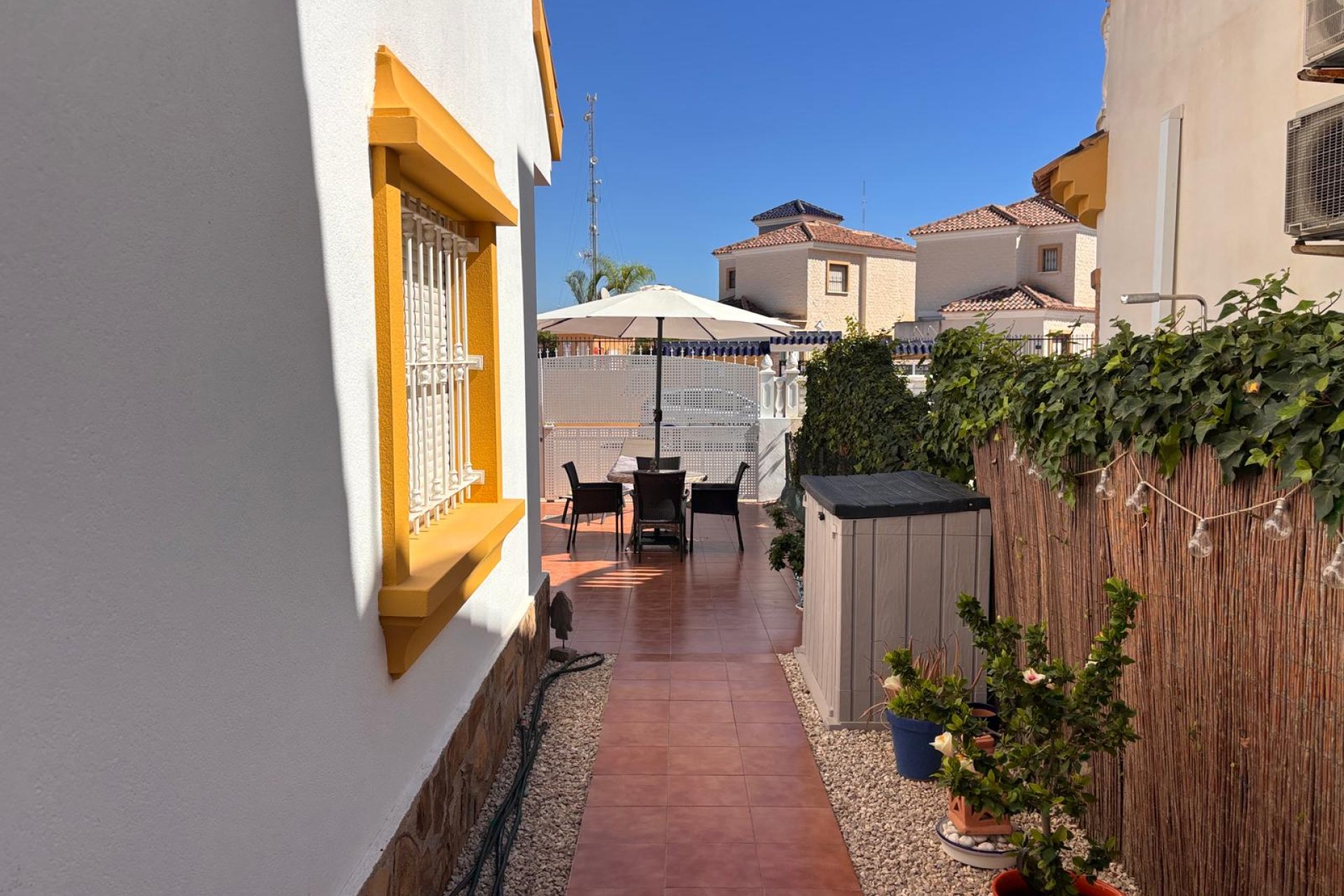 Használt Ingatlanok - Villa -
Guardamar del Segura - Costa Blanca