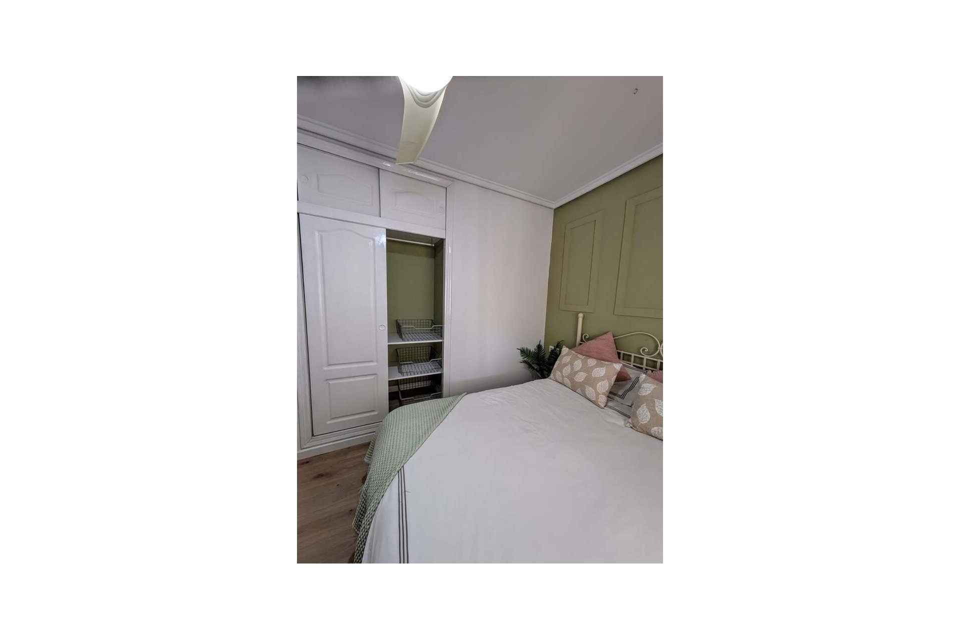 Használt Ingatlanok - Villa / Ikerház -
Camposol