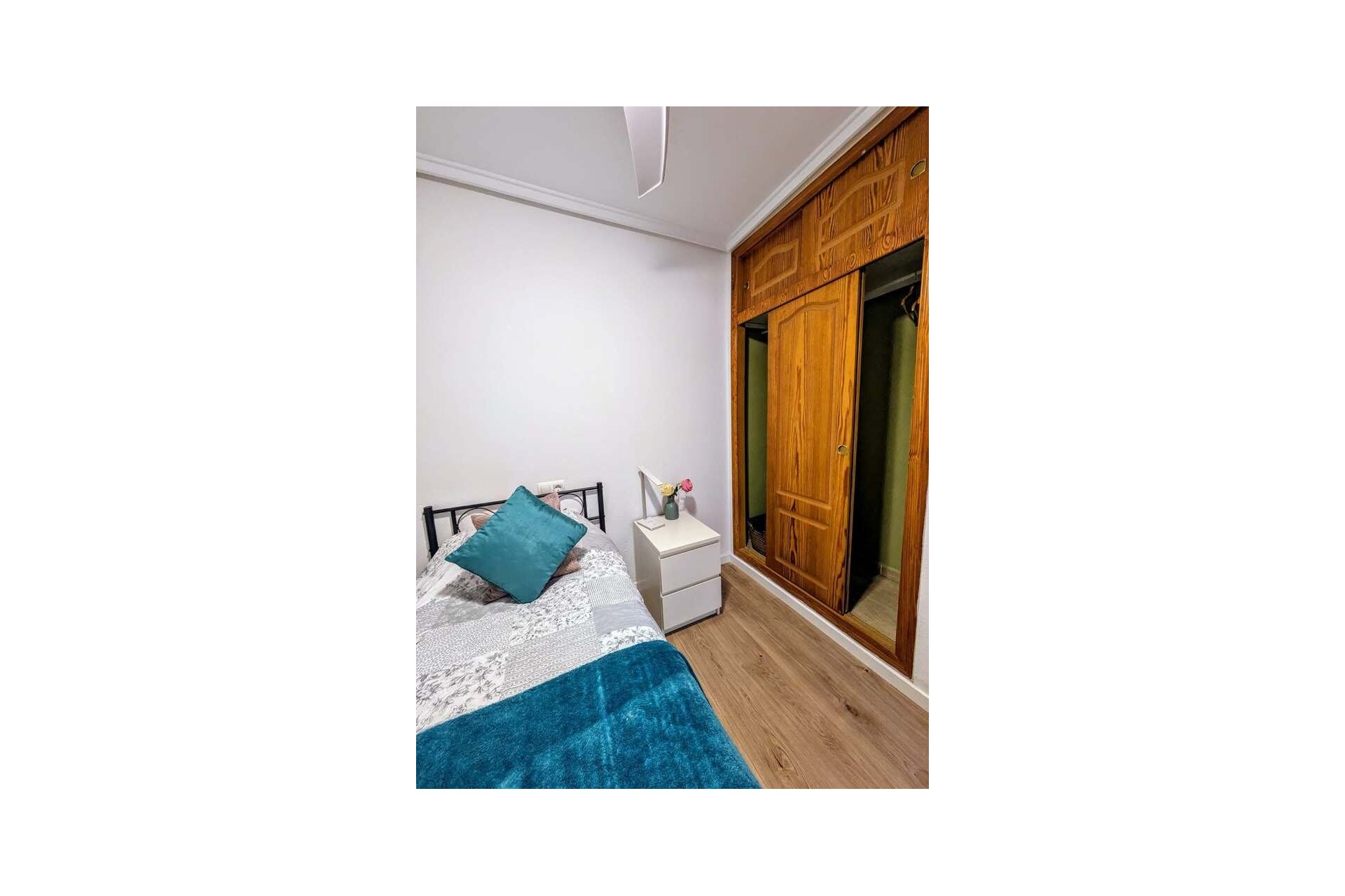 Használt Ingatlanok - Villa / Ikerház -
Camposol