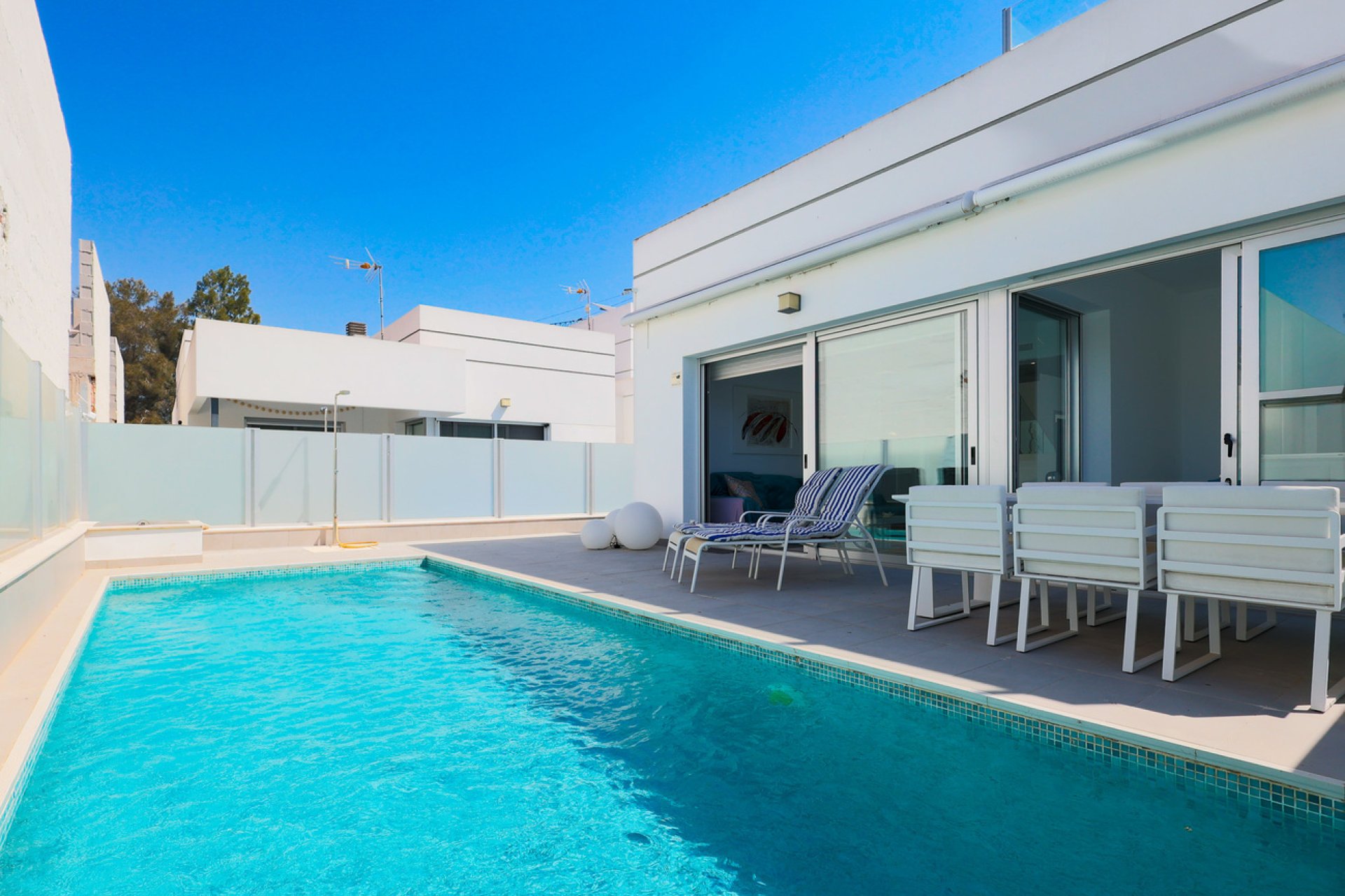 Használt Ingatlanok - Villa / Ikerház -
Dolores - Costa Blanca
