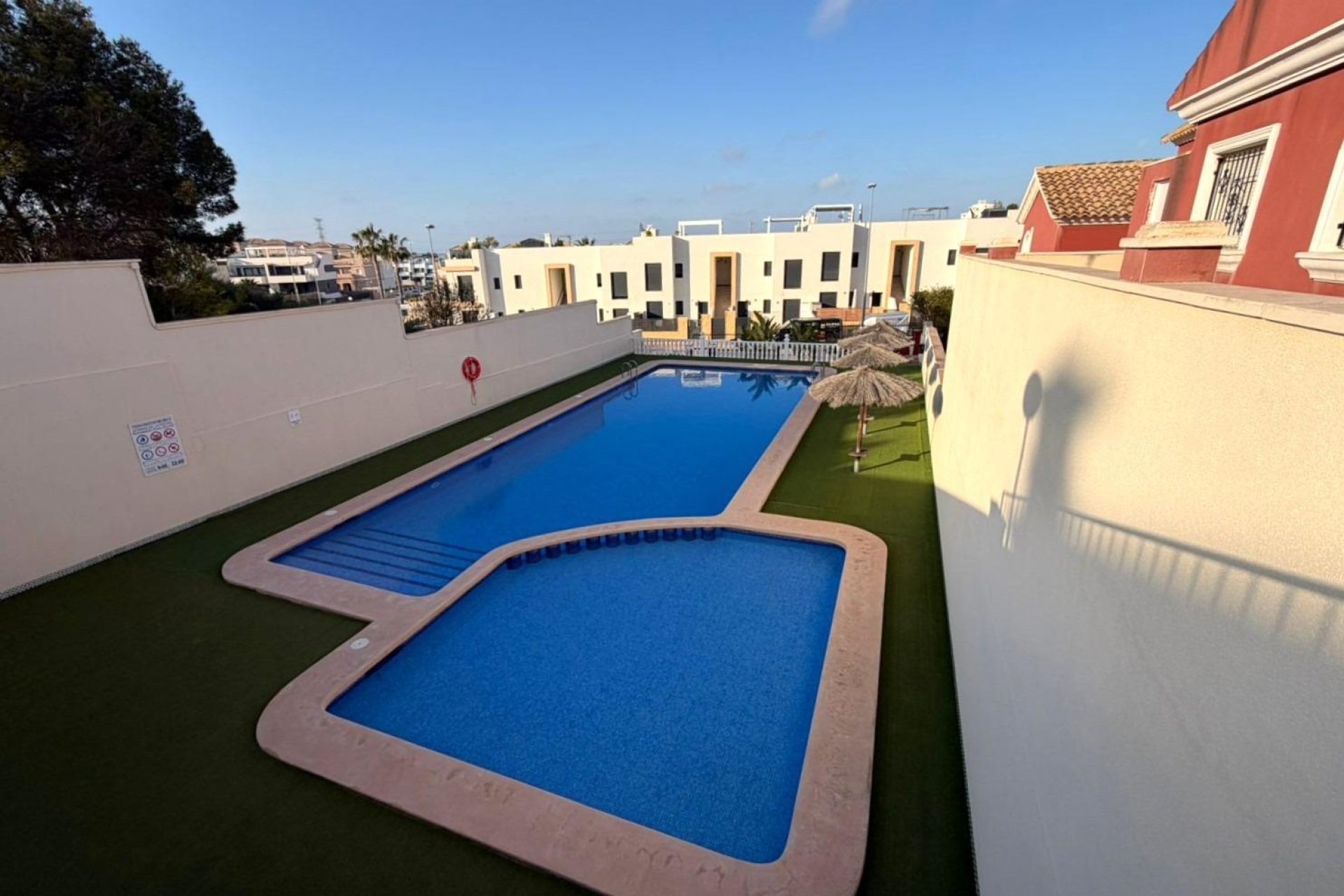 Használt Ingatlanok - Villa / Ikerház -
Orihuela Costa - Villamartín