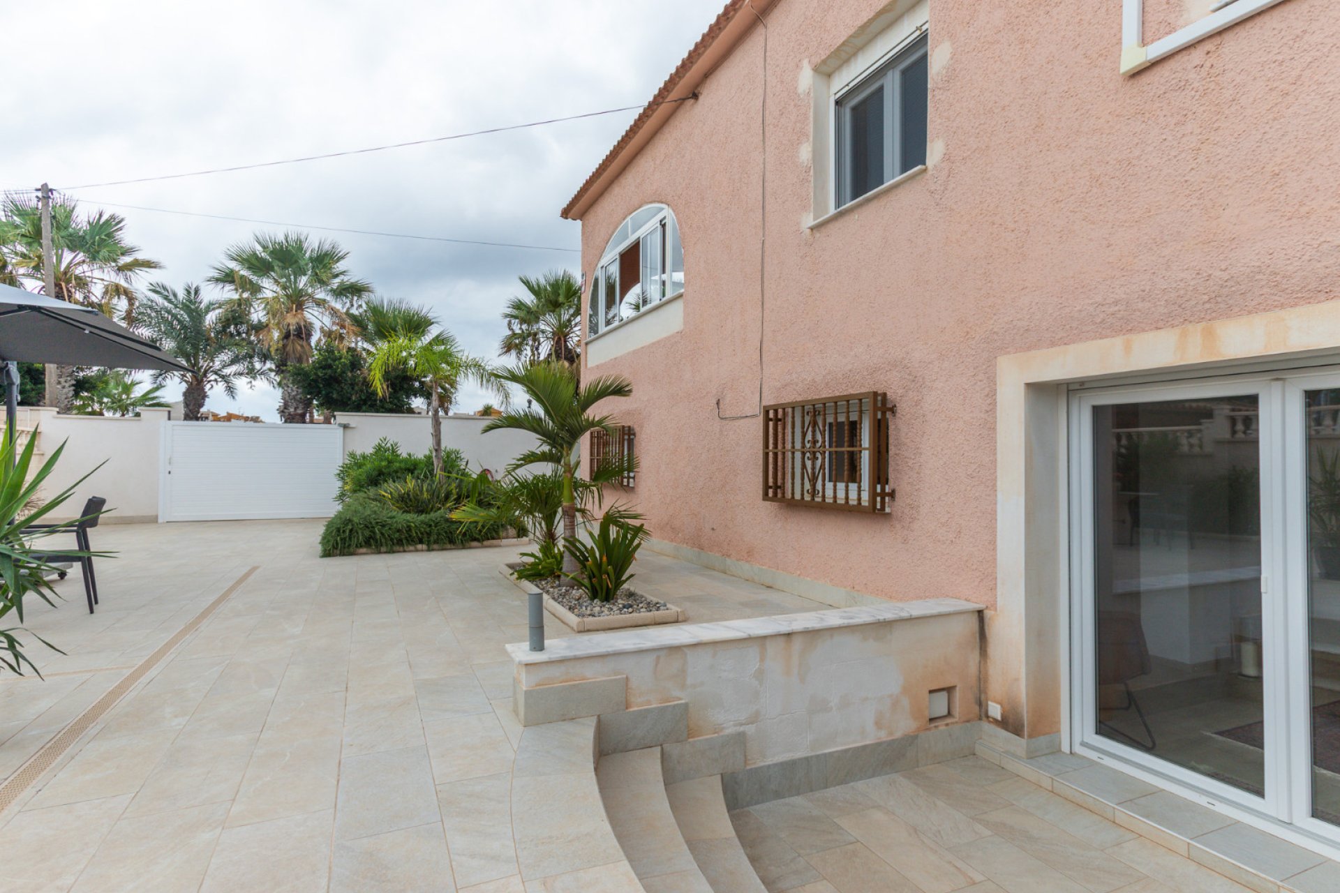 Használt Ingatlanok - Villa / Ikerház -
Punta Prima - Costa Blanca