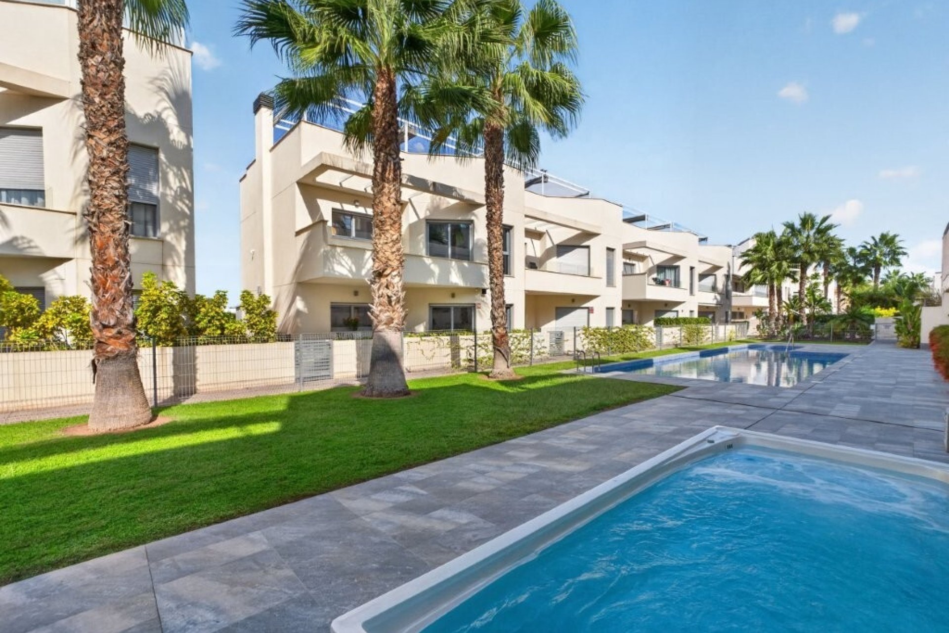 Használt Ingatlanok - Villa / Ikerház -
Torrevieja - La Veleta