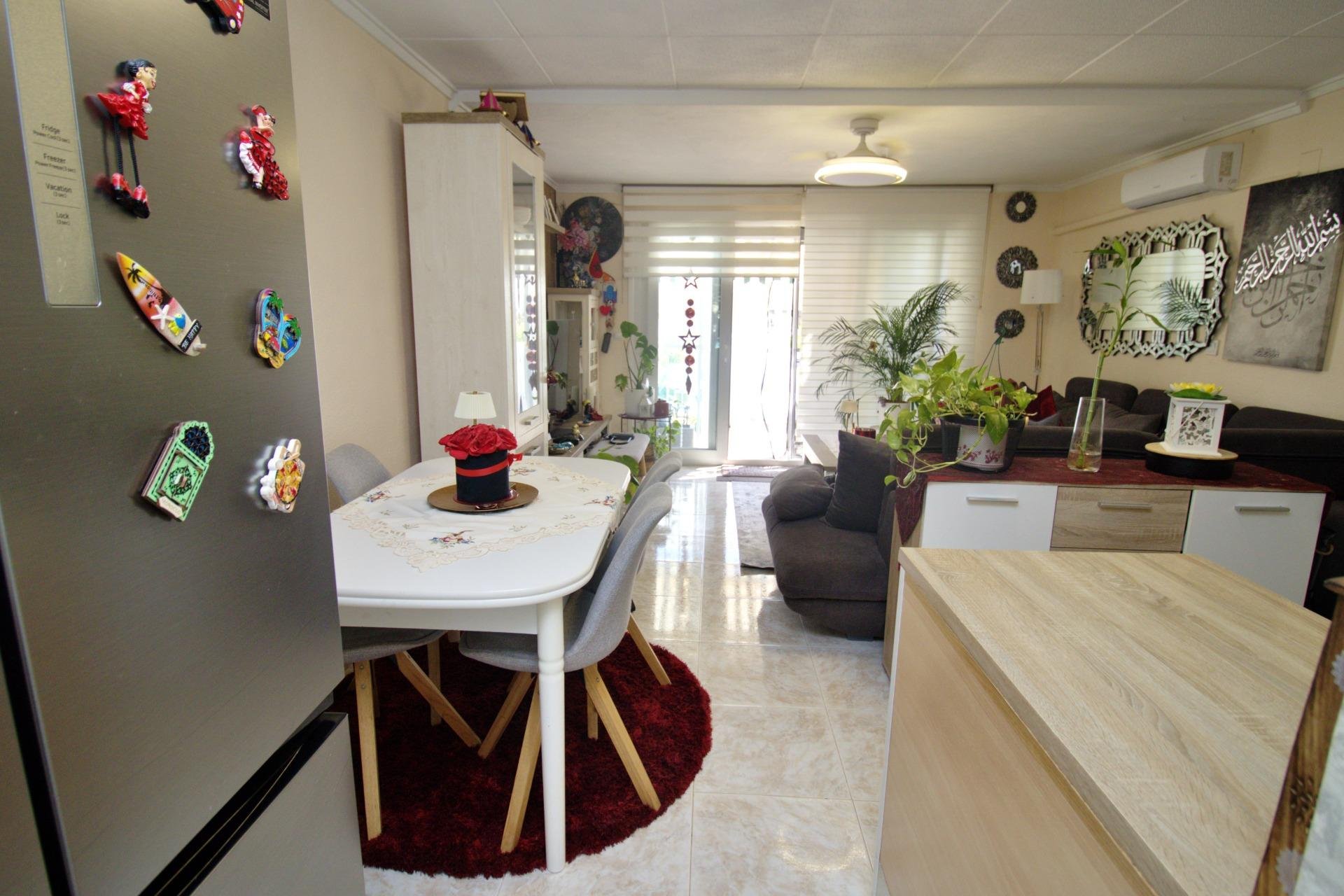 Használt Ingatlanok - Villa / Ikerház -
Torrevieja - San Luis