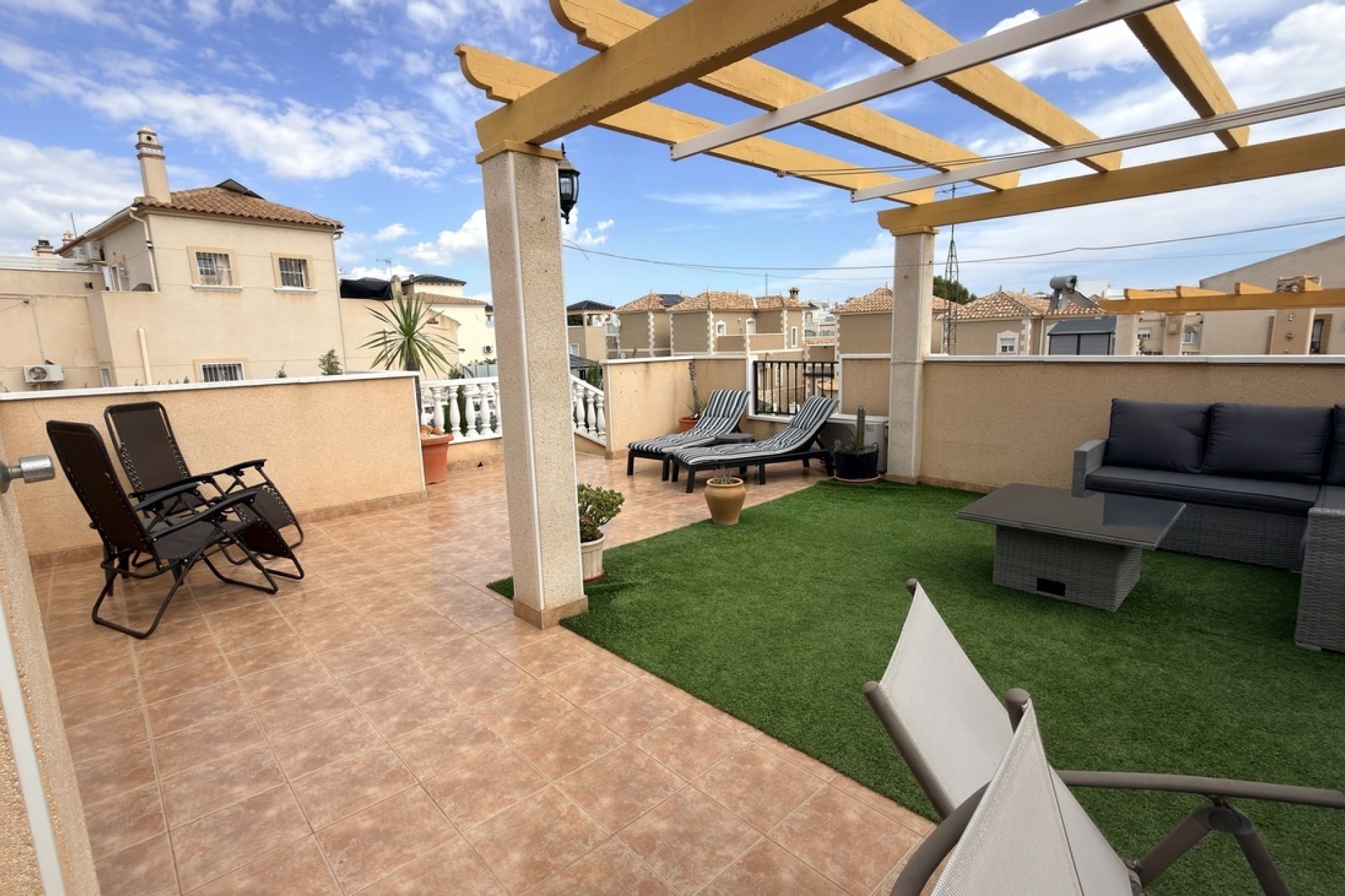 Használt Ingatlanok - Villa / Ikerház -
Villamartin - Costa Blanca