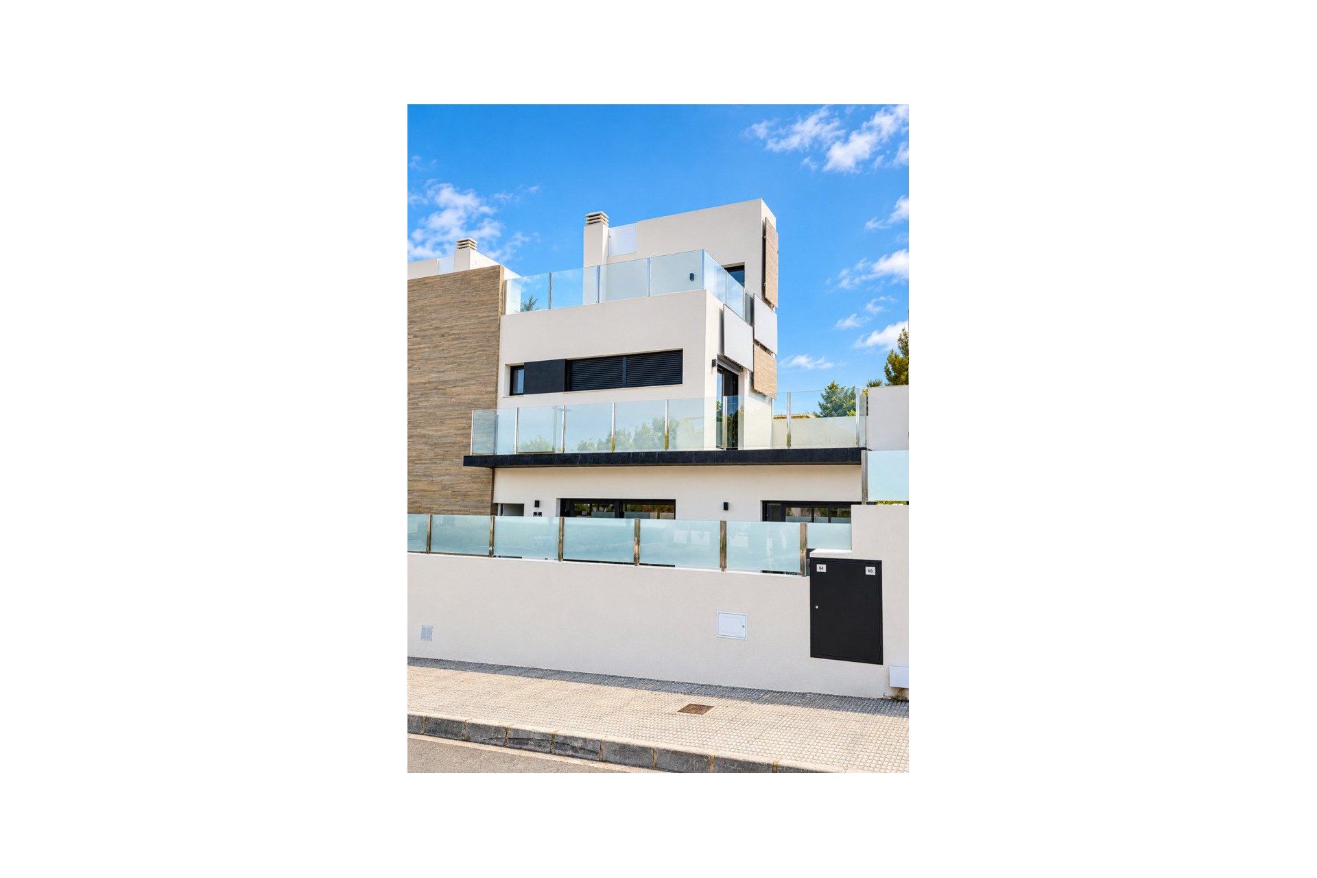 Használt Ingatlanok - Villa / Ikerház -
Villamartin - Costa Blanca
