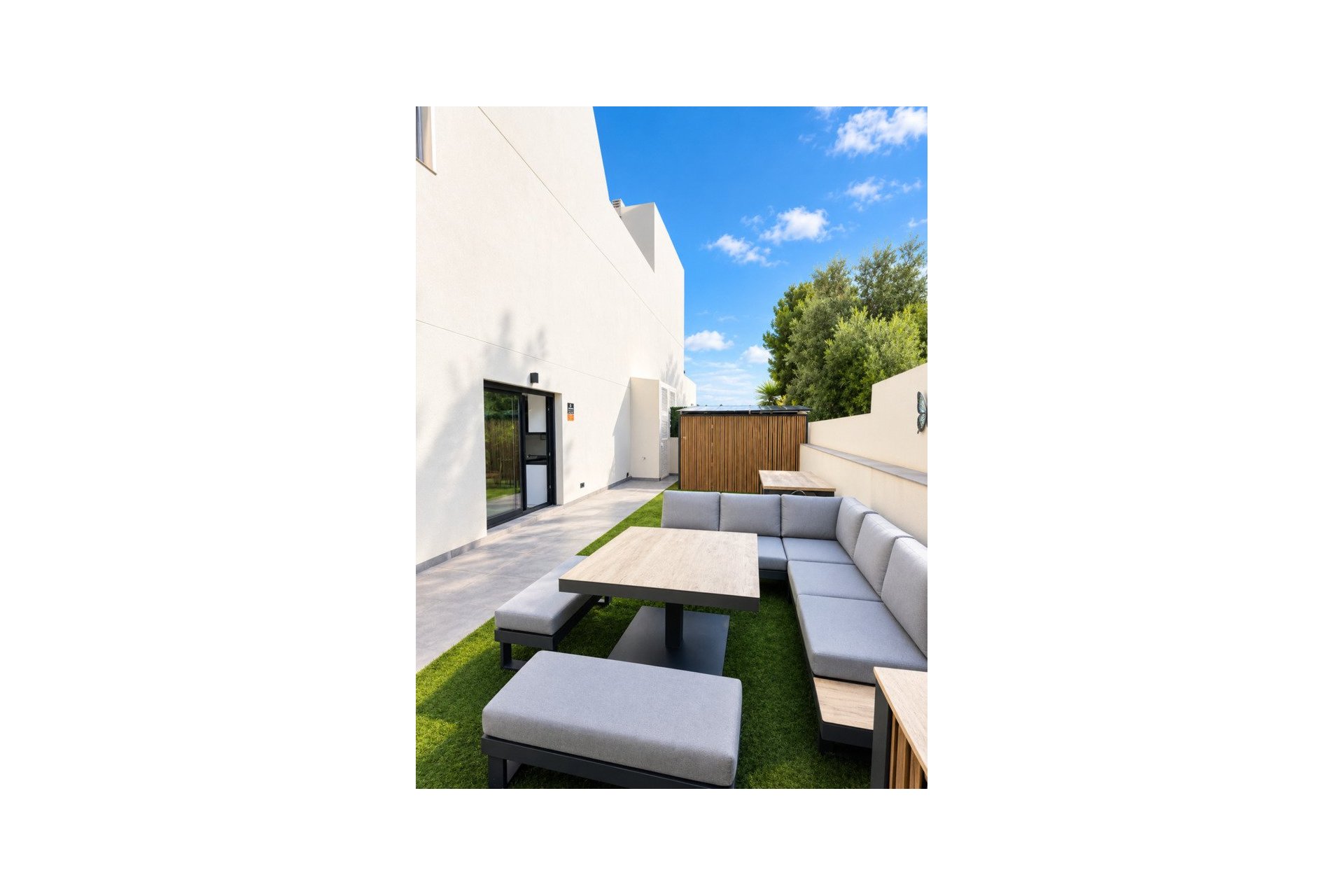 Használt Ingatlanok - Villa / Ikerház -
Villamartin - Costa Blanca