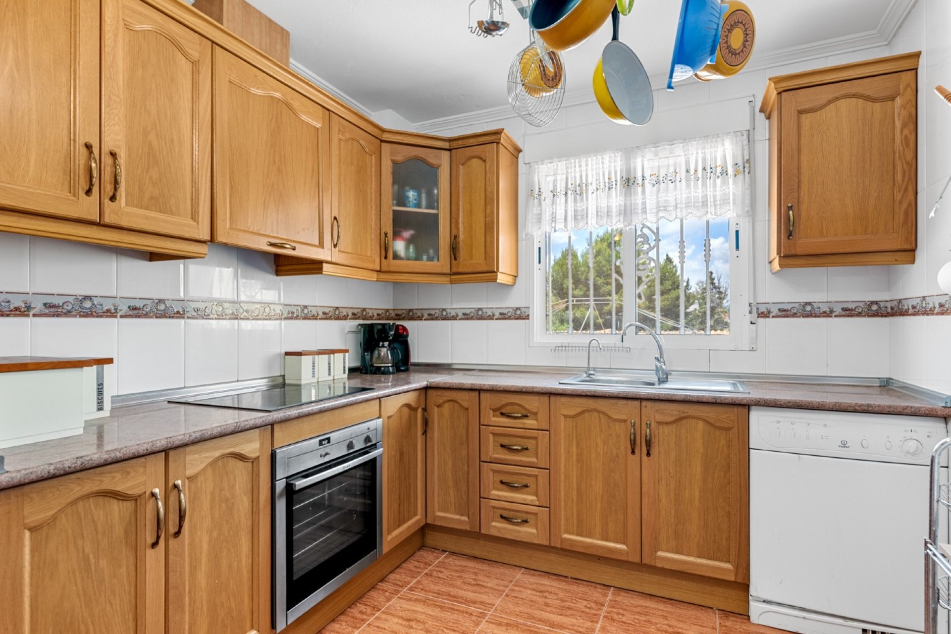 Használt Ingatlanok - Villa -
Jacarilla - Inland