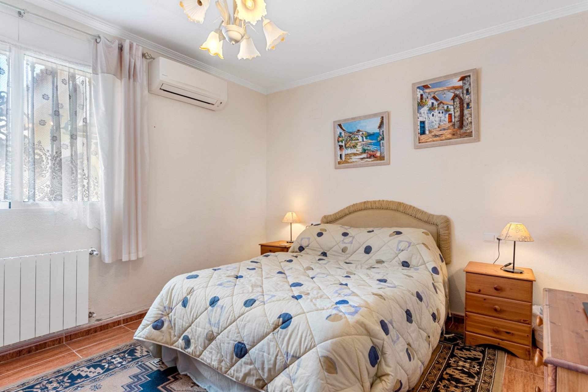 Használt Ingatlanok - Villa -
Jacarilla - Inland