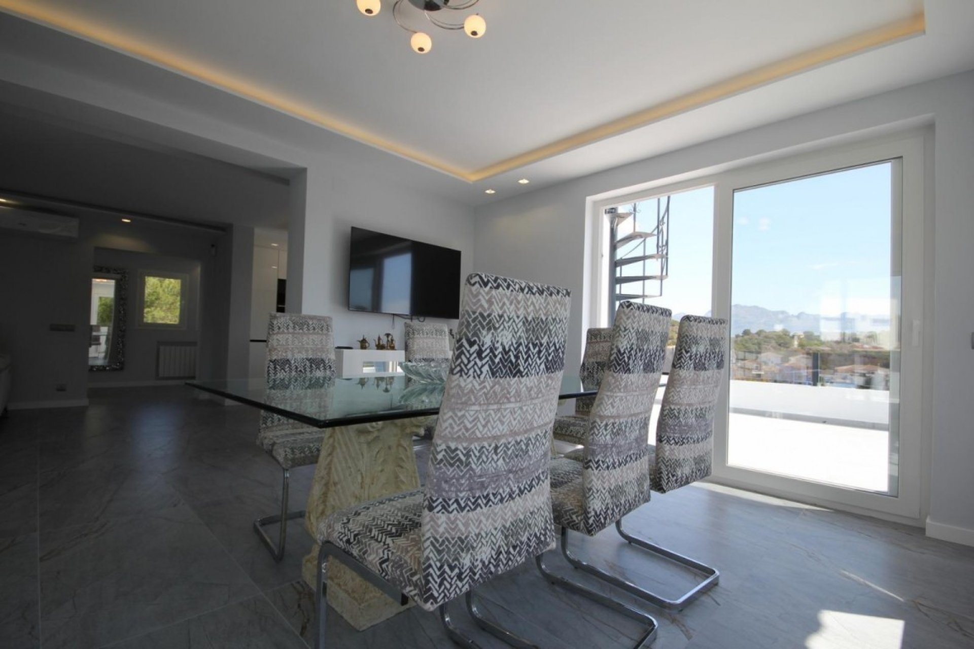 Használt Ingatlanok - Villa -
La Nucía - Costa Blanca