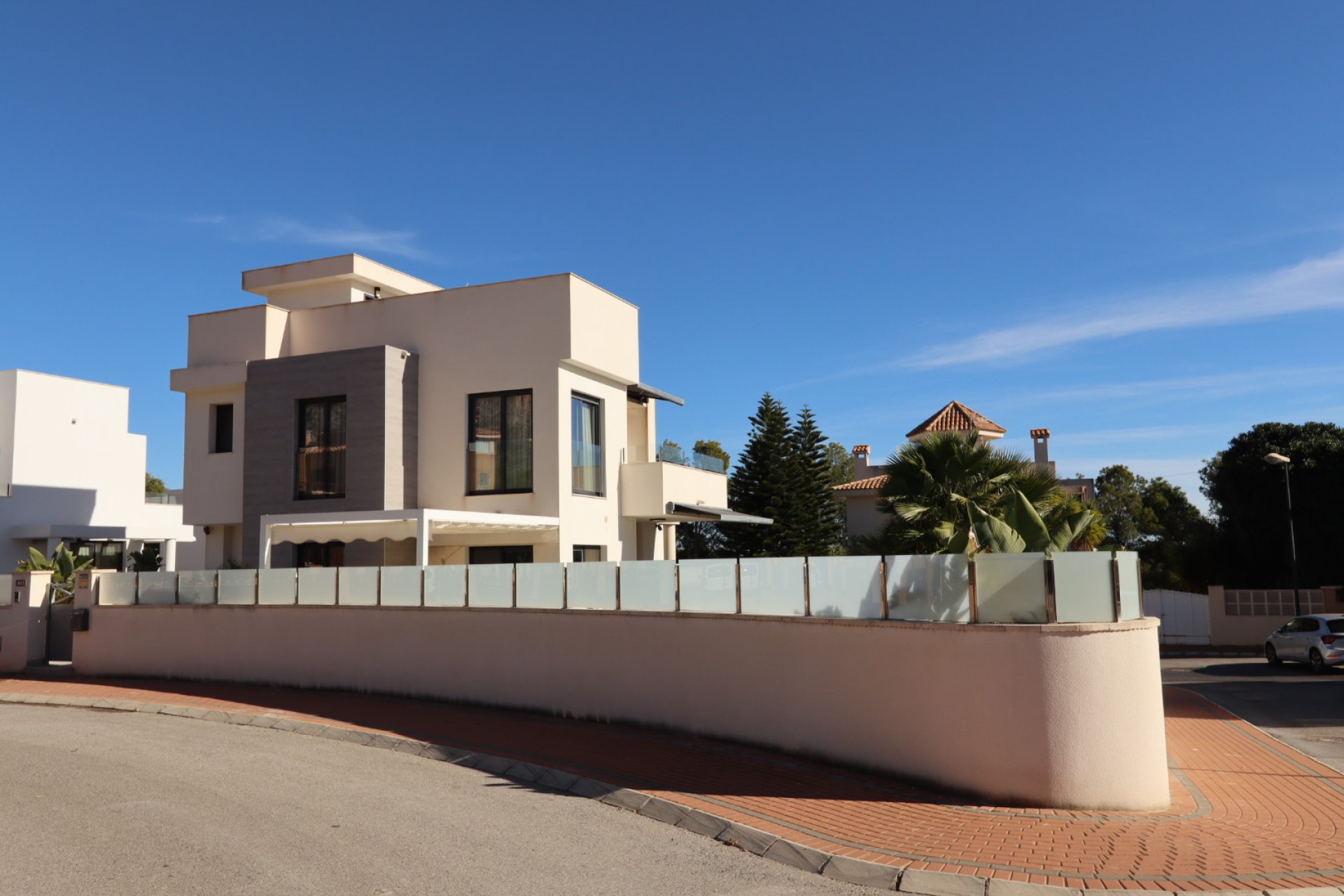 Használt Ingatlanok - Villa -
La Nucía - Costa Blanca