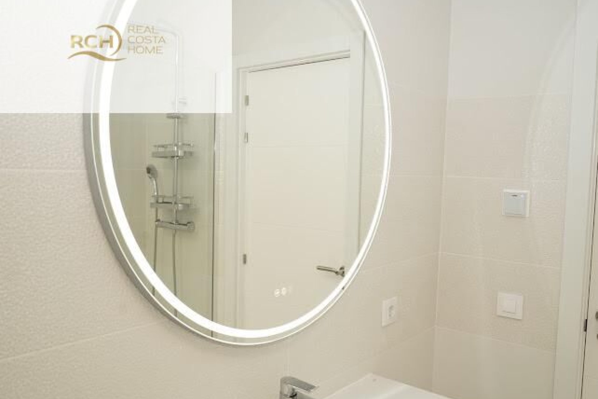 Használt Ingatlanok - Villa -
La Nucía - Montebello - Nou Espai