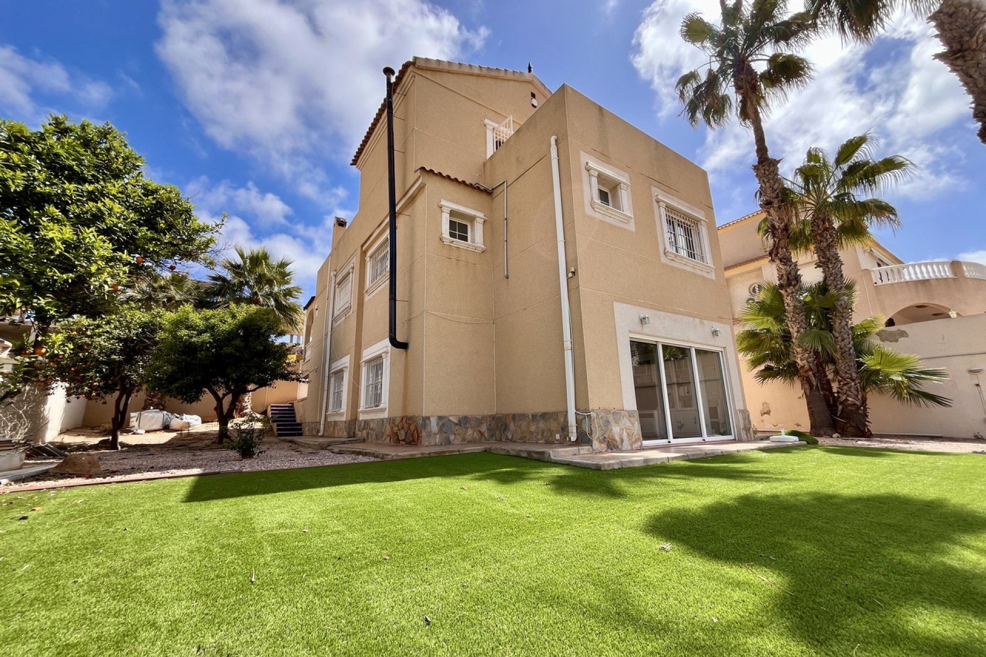 Használt Ingatlanok - Villa -
La Zenia - Costa Blanca