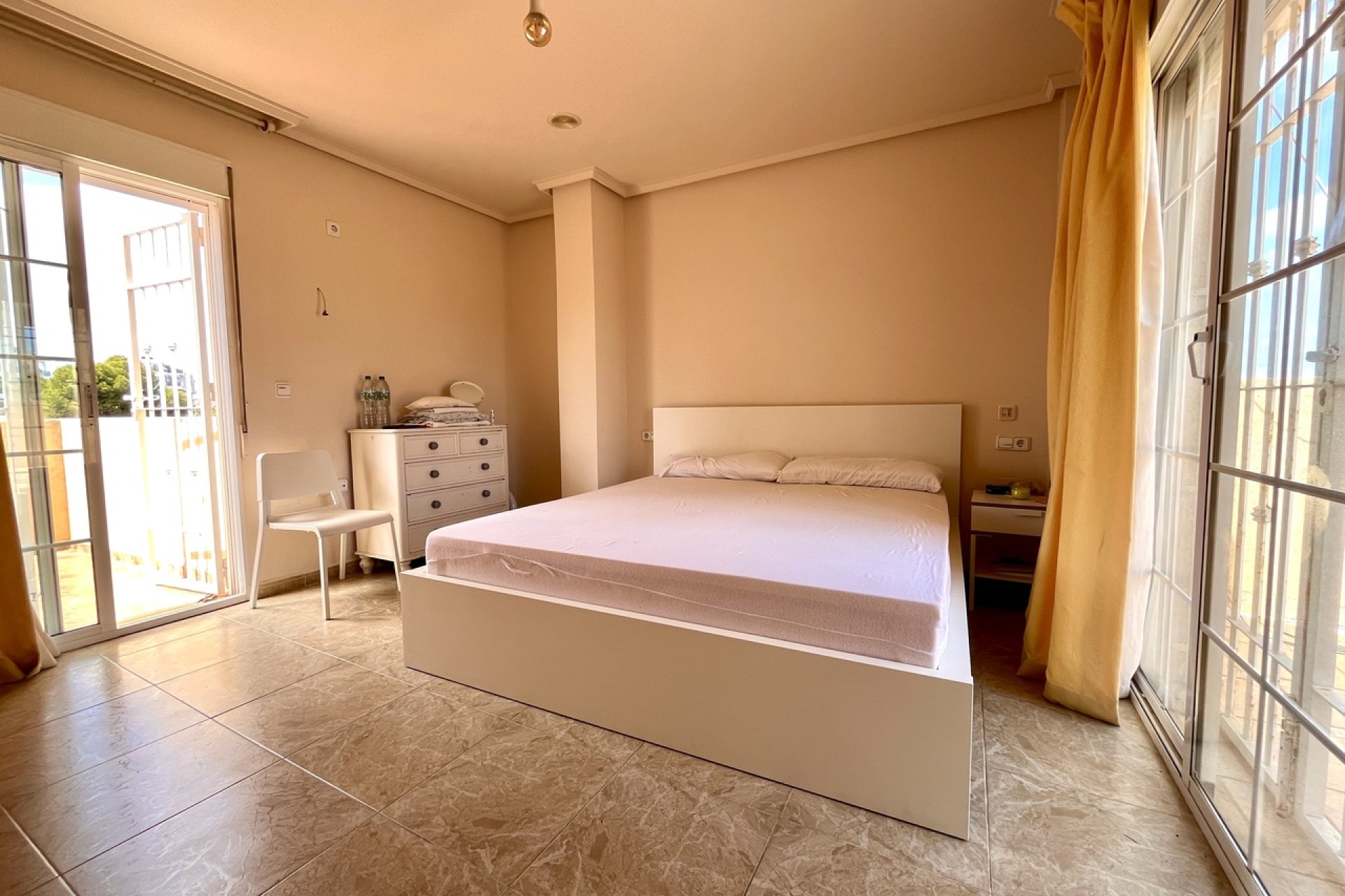 Használt Ingatlanok - Villa -
La Zenia - Costa Blanca