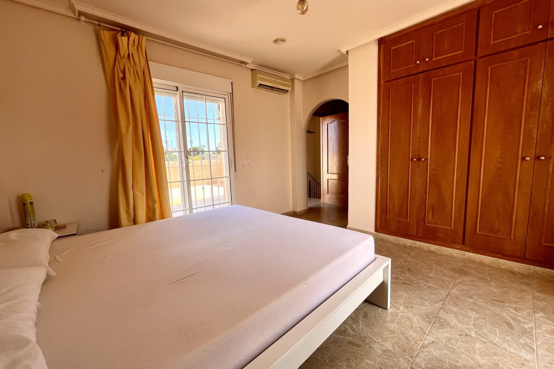 Használt Ingatlanok - Villa -
La Zenia - Costa Blanca