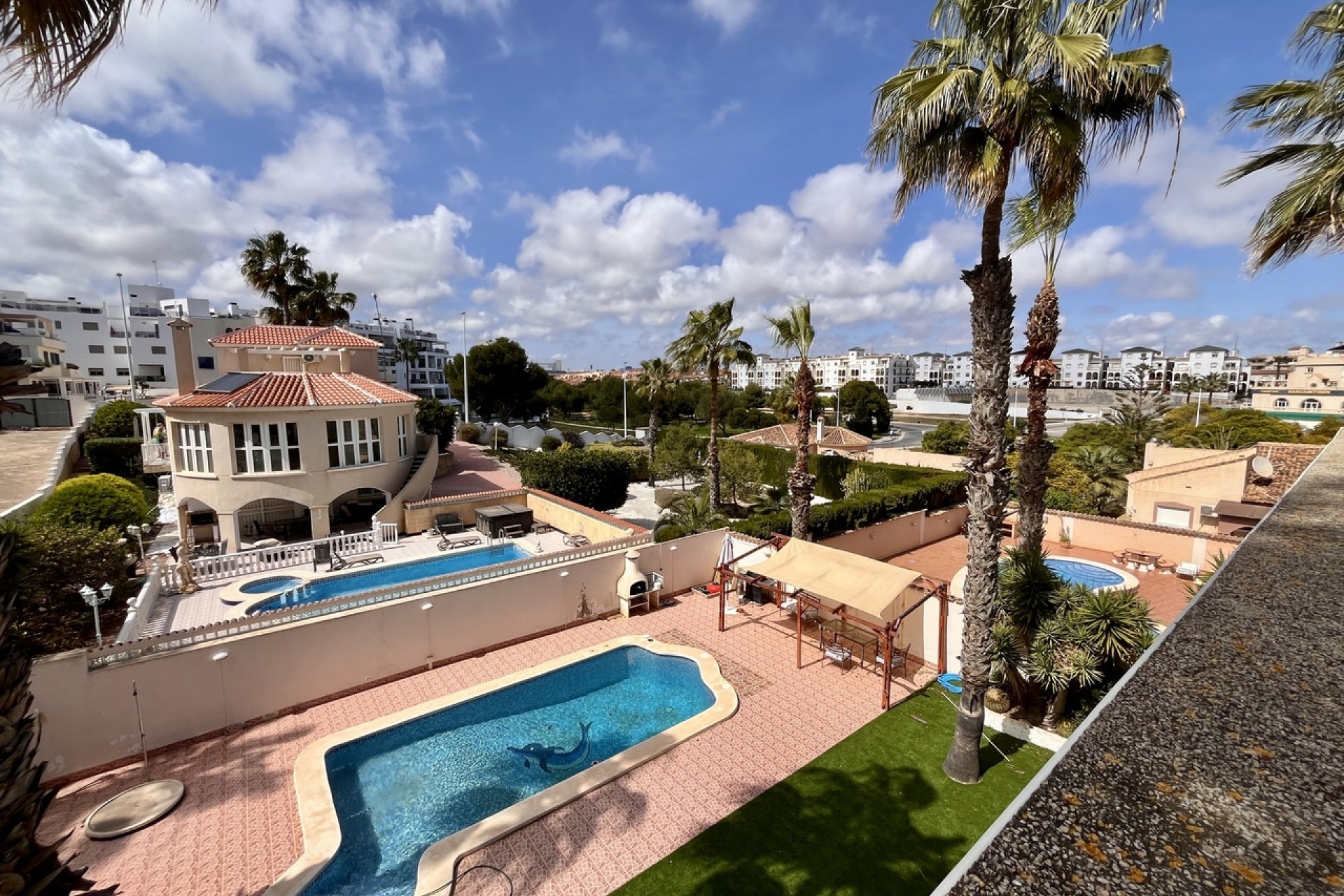 Használt Ingatlanok - Villa -
La Zenia - Costa Blanca