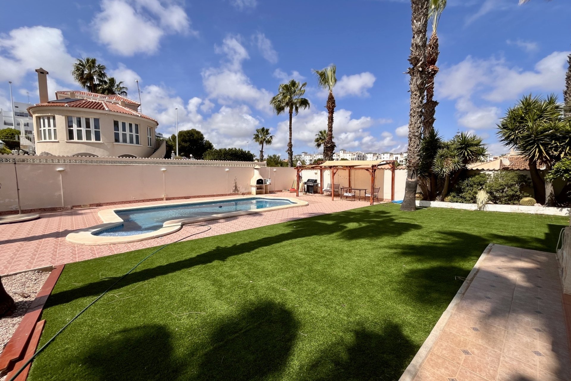 Használt Ingatlanok - Villa -
La Zenia - Costa Blanca