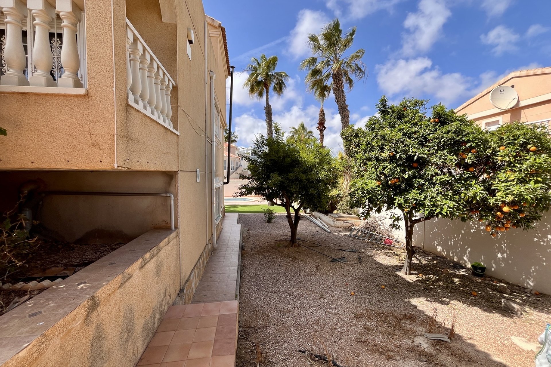 Használt Ingatlanok - Villa -
La Zenia - Costa Blanca