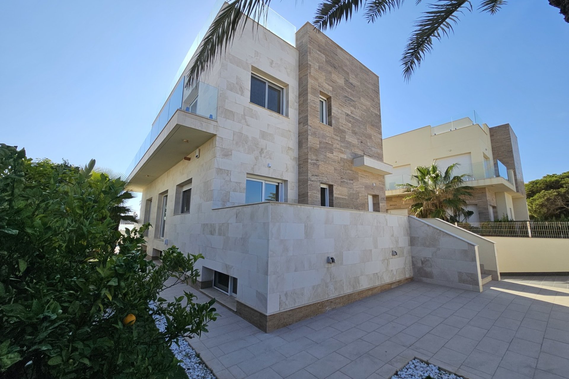 Használt Ingatlanok - Villa -
La Zenia - Costa Blanca