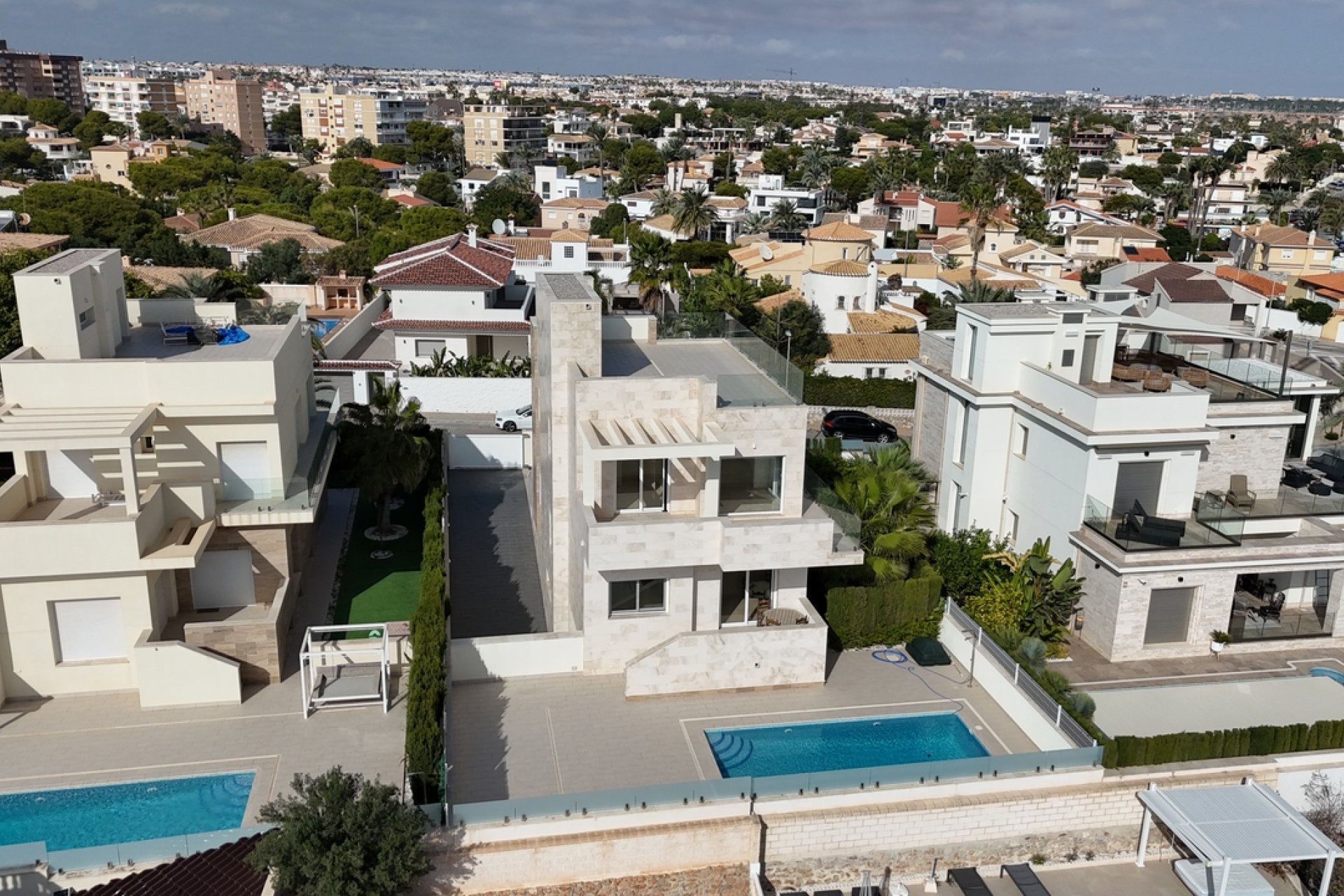 Használt Ingatlanok - Villa -
La Zenia - Costa Blanca