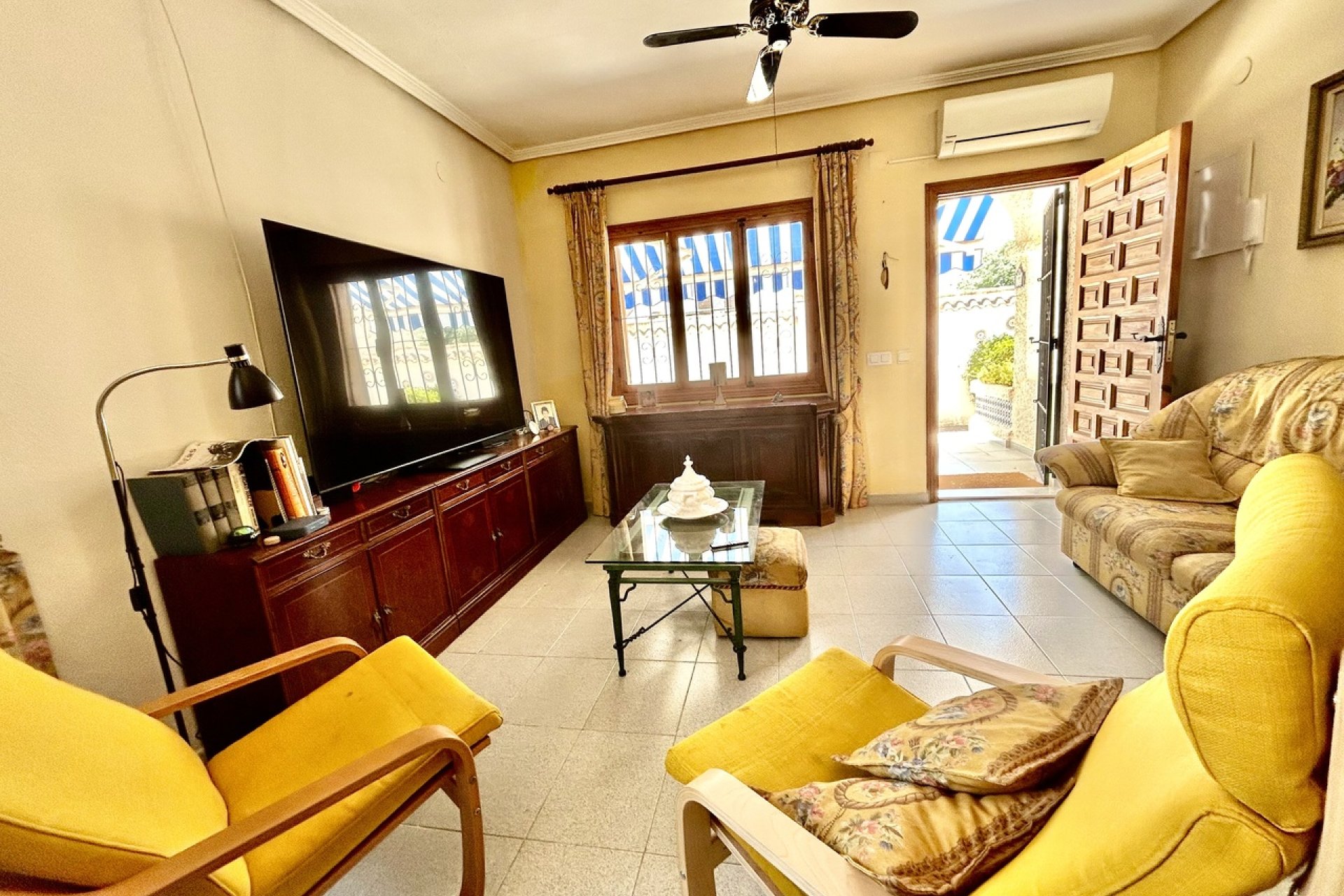 Használt Ingatlanok - Villa -
La Zenia - Costa Blanca