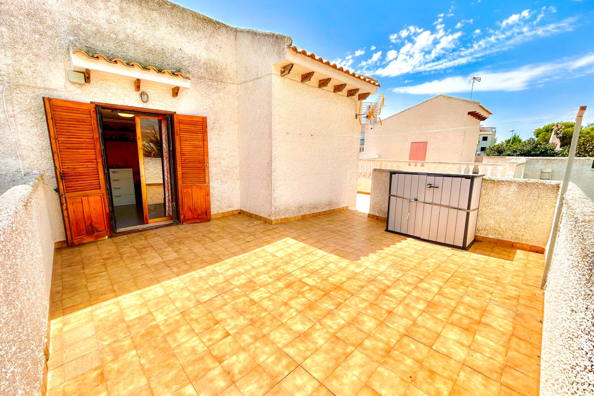 Használt Ingatlanok - Villa -
La Zenia - Costa Blanca