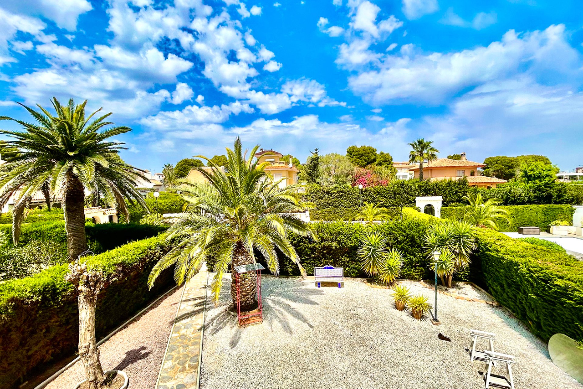 Használt Ingatlanok - Villa -
La Zenia - Costa Blanca