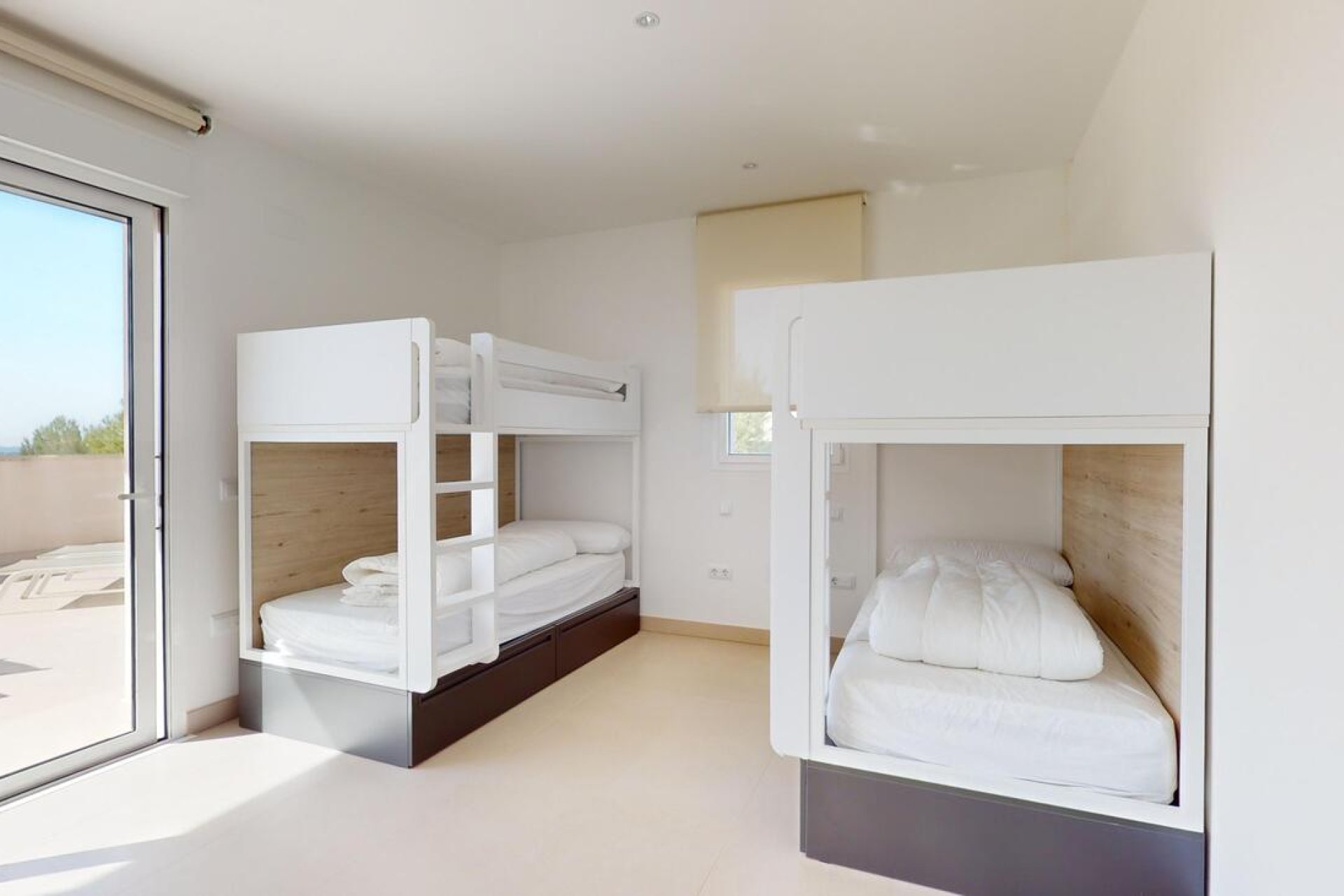 Használt Ingatlanok - Villa -
Las Colinas Golf - Almendro