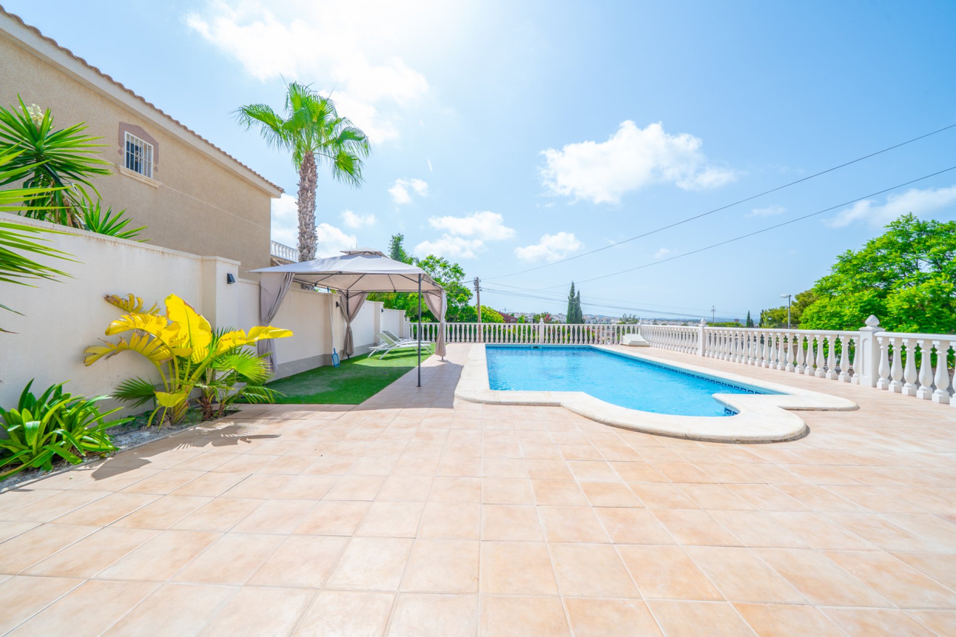 Használt Ingatlanok - Villa -
Los Balcones - Costa Blanca