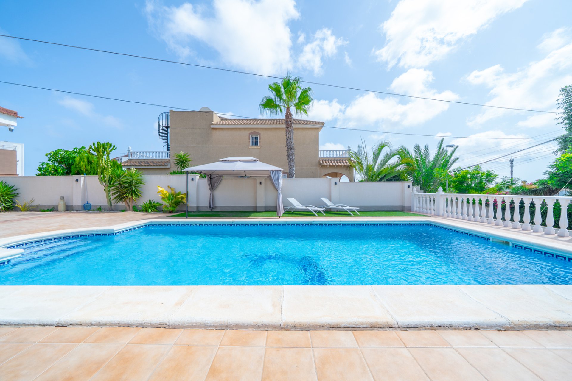 Használt Ingatlanok - Villa -
Los Balcones - Costa Blanca