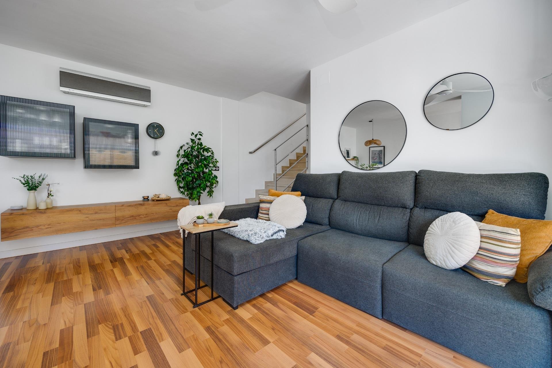 Használt Ingatlanok - Villa -
Los Montesinos - La Herrada