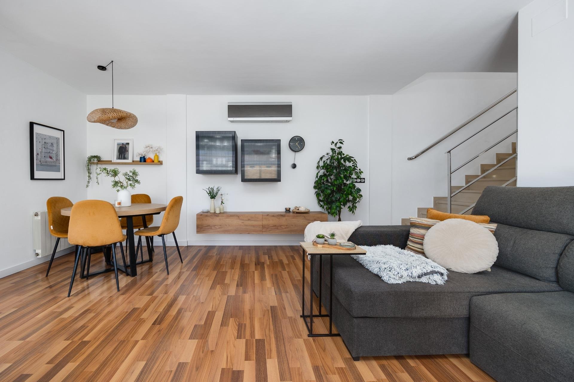 Használt Ingatlanok - Villa -
Los Montesinos - La Herrada