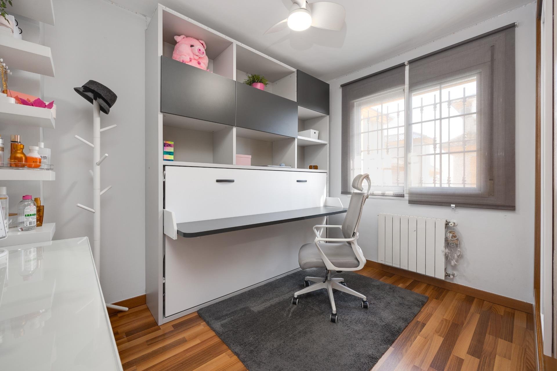 Használt Ingatlanok - Villa -
Los Montesinos - La Herrada