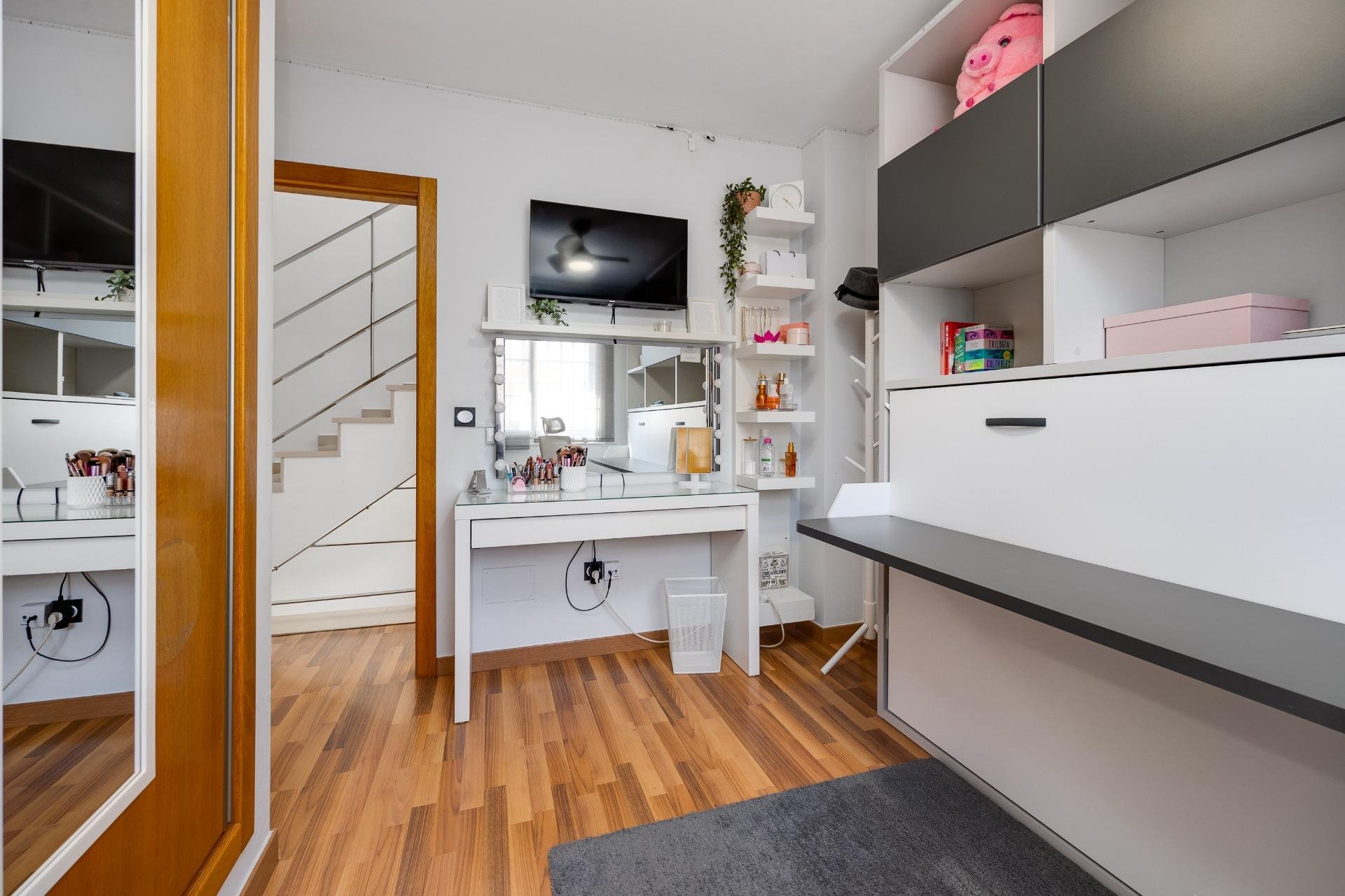 Használt Ingatlanok - Villa -
Los Montesinos - La Herrada