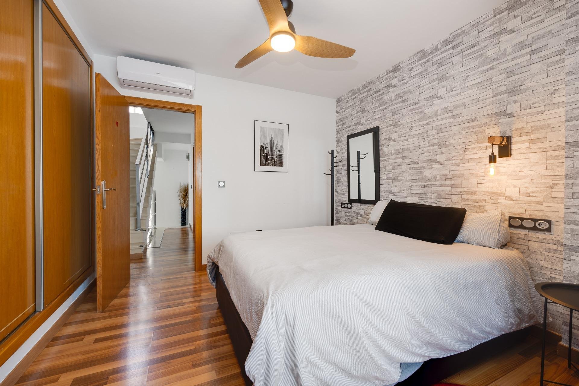 Használt Ingatlanok - Villa -
Los Montesinos - La Herrada