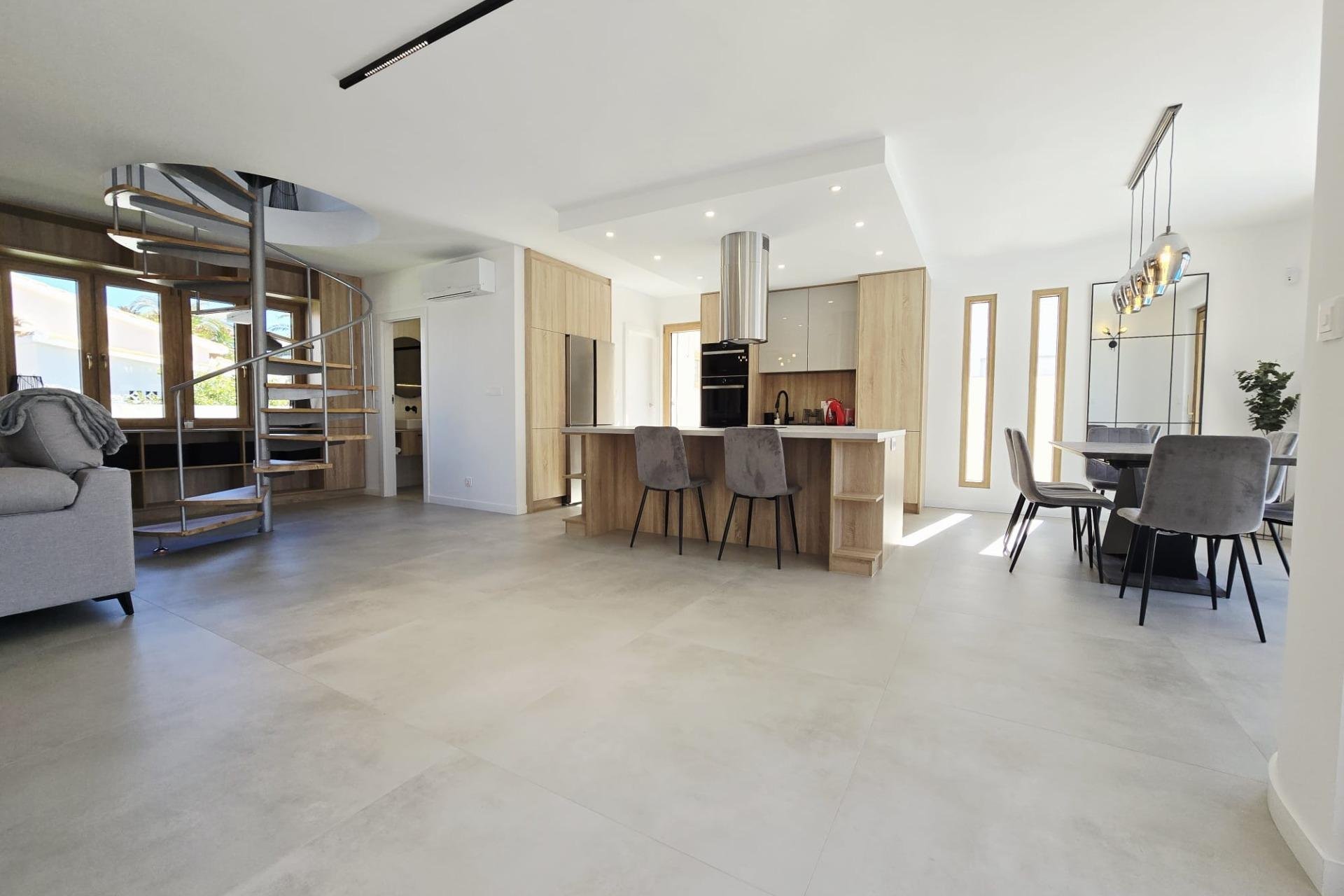 Használt Ingatlanok - Villa -
Orihuela Costa - Cabo Roig