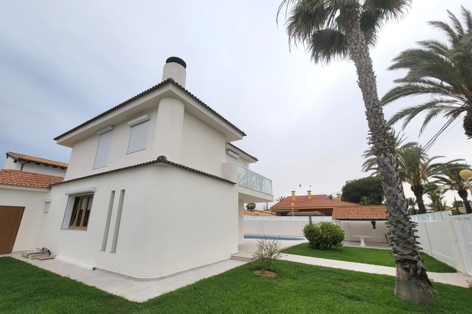 Használt Ingatlanok - Villa -
Orihuela Costa - Cabo Roig