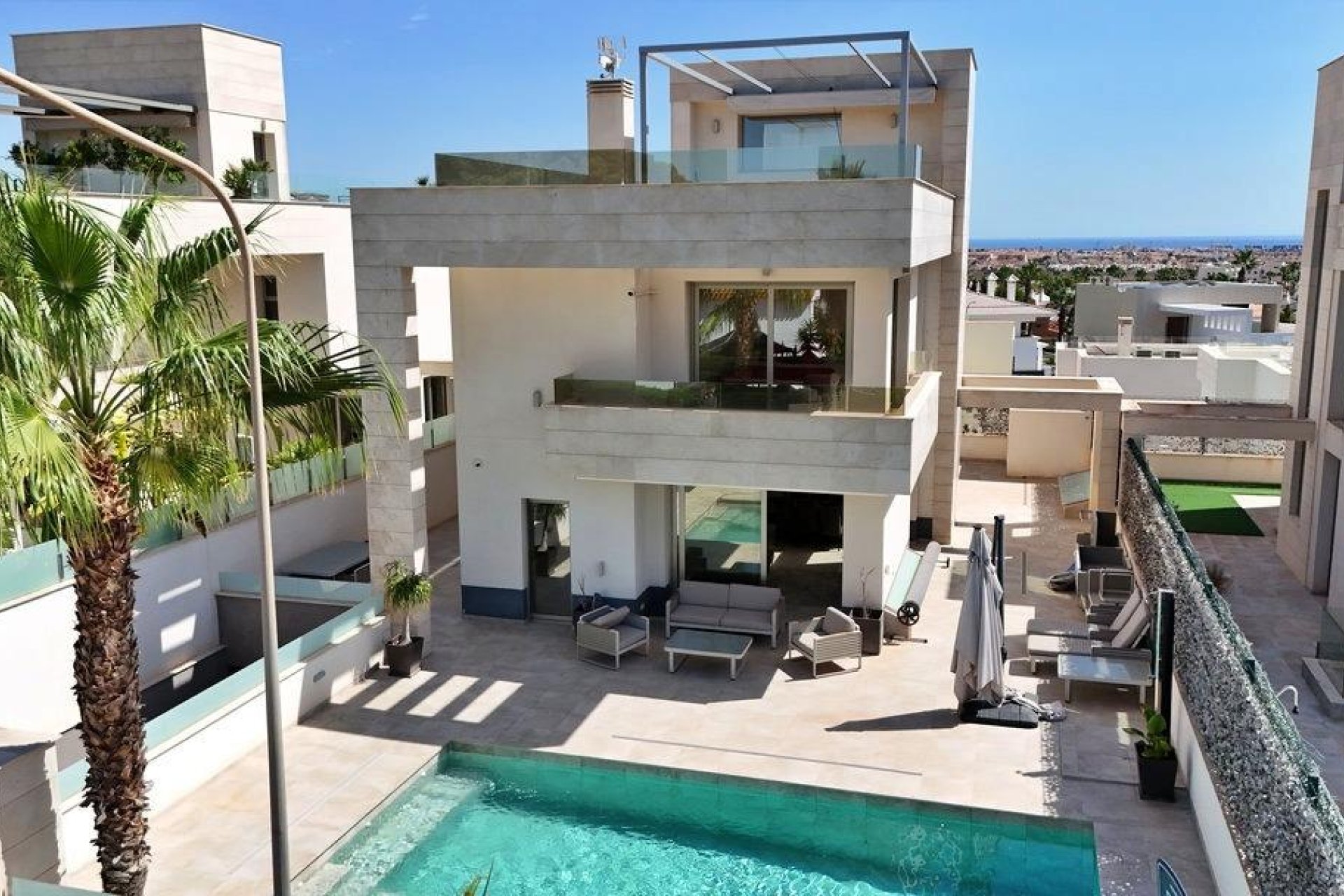 Használt Ingatlanok - Villa -
Orihuela Costa - Villamartín